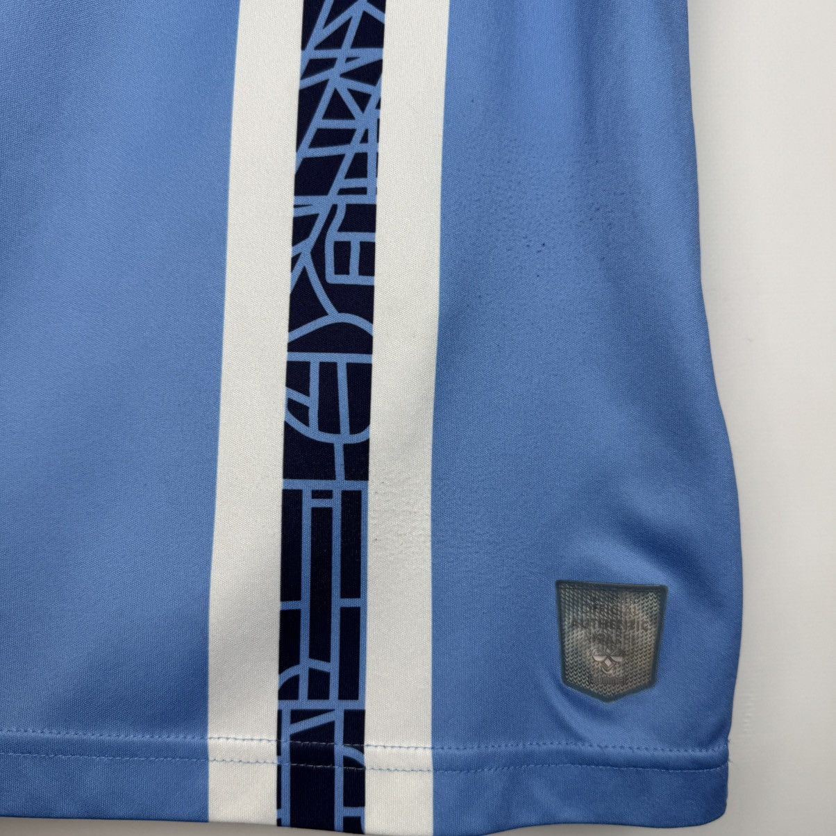 Hummel COVENTRY CITY 2022 2023 HOME FOOTBALL SHIRT SOCCER JERSEY Size US S / EU 44-46 / 1 - 10 Thumbnail