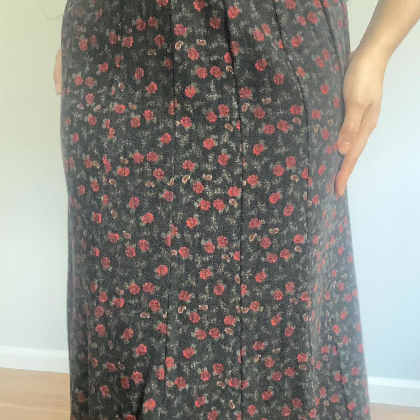 Other Black and red floral midi skirt Size 26" / US 2 / IT 38 - 6 Thumbnail