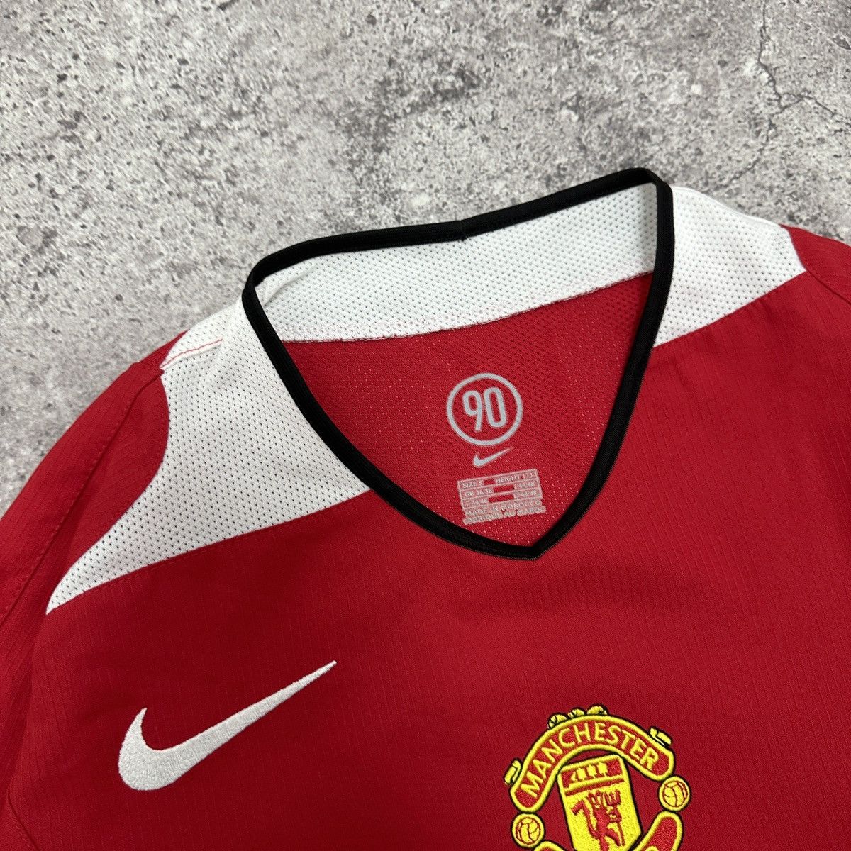 Vintage Vintage 00s Manchester United Nike Vodafone jersey y2k hype Size US S / EU 44-46 / 1 - 4 Thumbnail