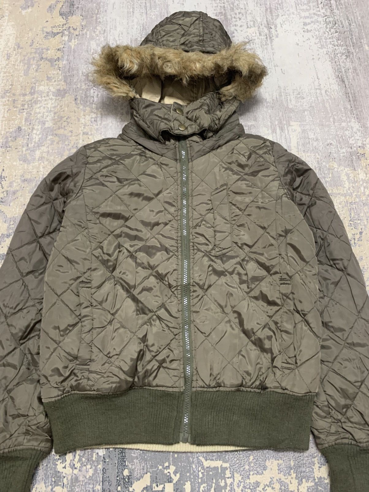 Japanese Brand Vintage Y2K Quilted Bomber Jacket Faux Fur Hood Gimmick Size US S / EU 44-46 / 1 - 3 Thumbnail