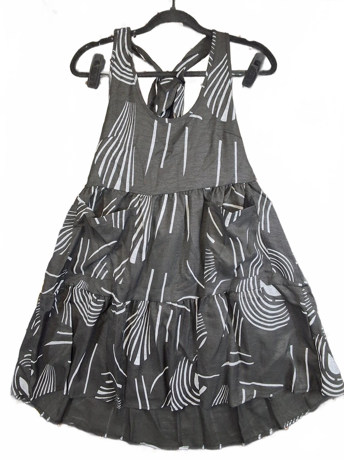 Unknown London Chic Black and White Halter Dress with Pockets Small Size S / US 4 / IT 40 - 1 Thumbnail