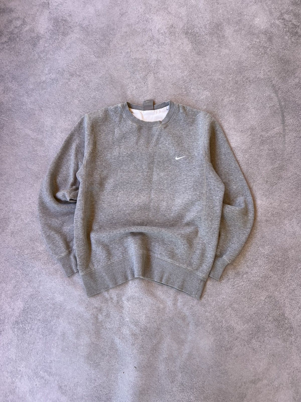 Nike Vintage Nike Gray Basic Sweatshirt Size US S / EU 44-46 / 1 - 1 Thumbnail