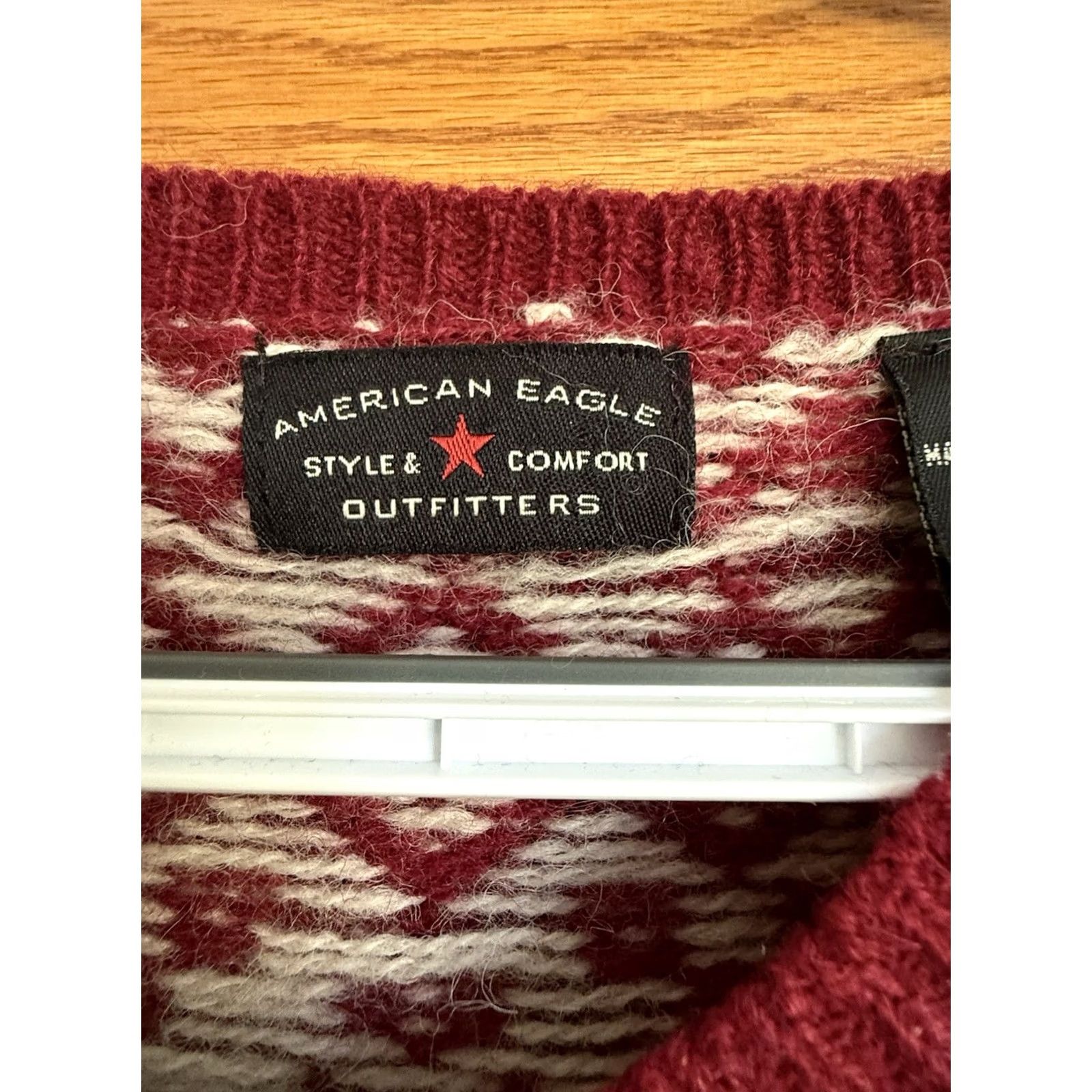 American Eagle Outfitters VINTAGE American Eagle Pullover Sweater Women’s L Red Fair Isle Wool V-Neck Cozy Size L / US 10 / IT 46 - 3 Thumbnail