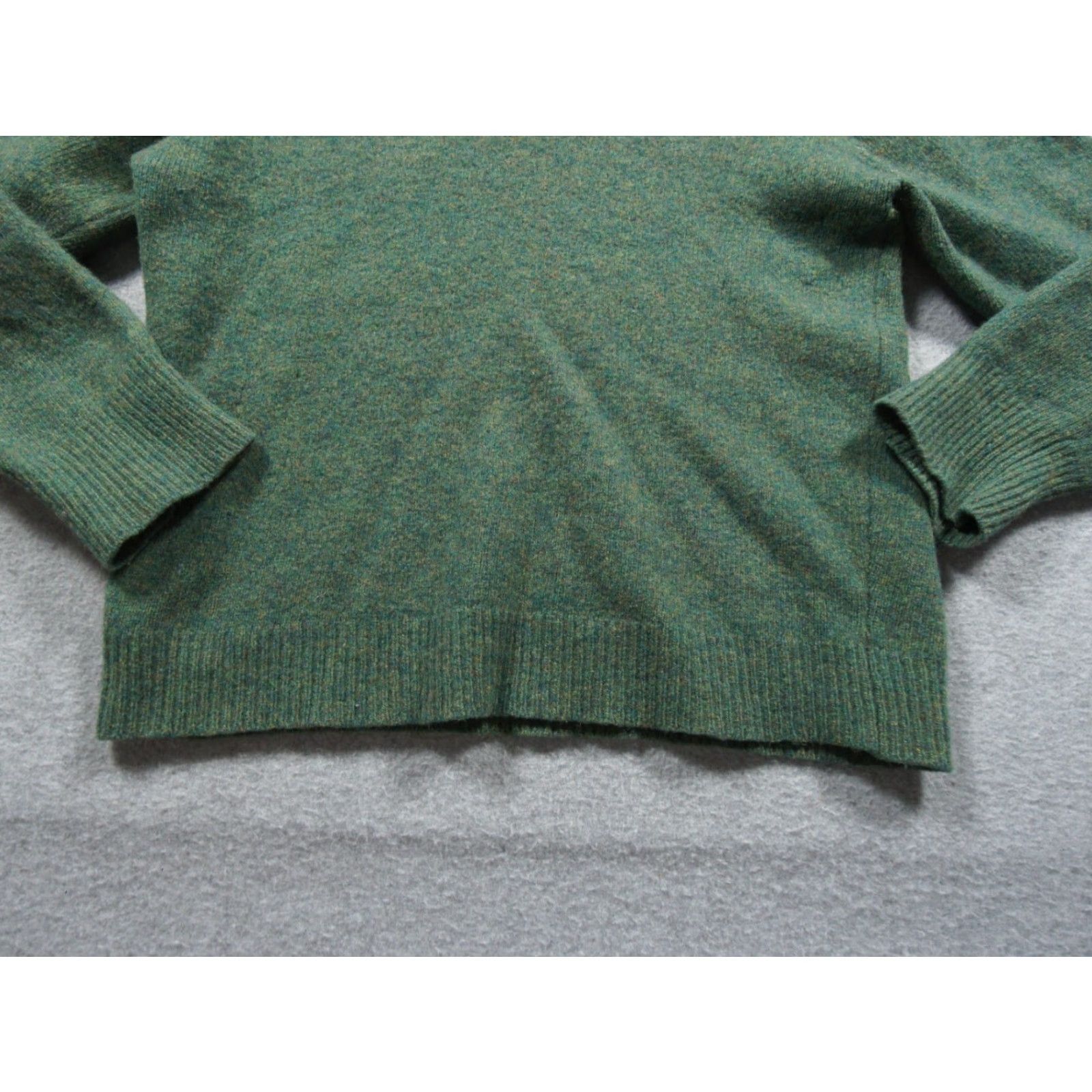 Vintage VINTAGE Brent Sweater Womens Medium Green Vneck Knit Wool Montgomery FLAWS Size M / US 6-8 / IT 42-44 - 3 Thumbnail