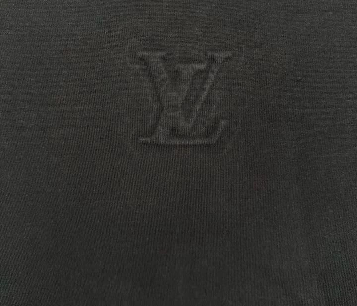 Louis Vuitton Louis Vuitton 3D embossed short sleeve Size US S / EU 44-46 / 1 - 3 Thumbnail