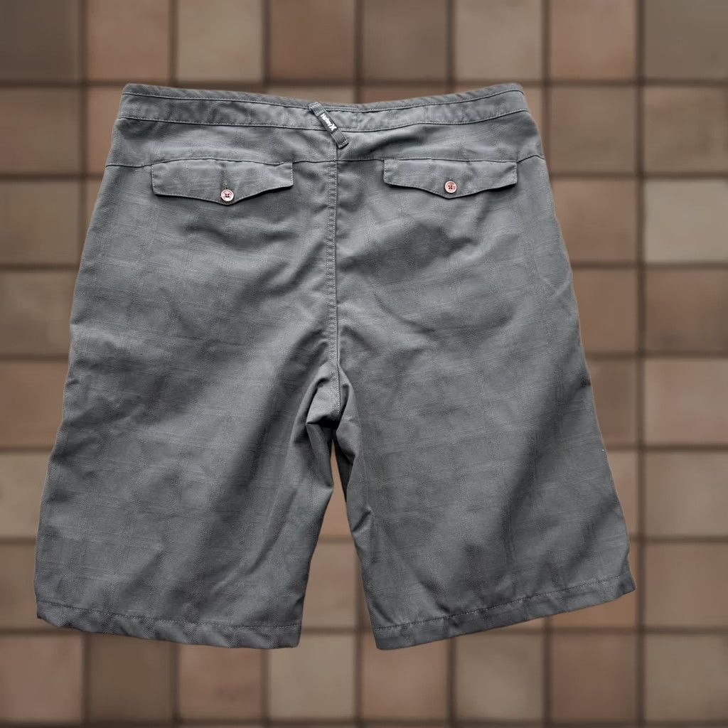 Hurley Hurley Shorts Mens 34 Gray Chino Polyester Inseam 10 in Casual Golf Summer Beach Plaid Logo Pockets Size US 34 / EU 50 - 1 Thumbnail
