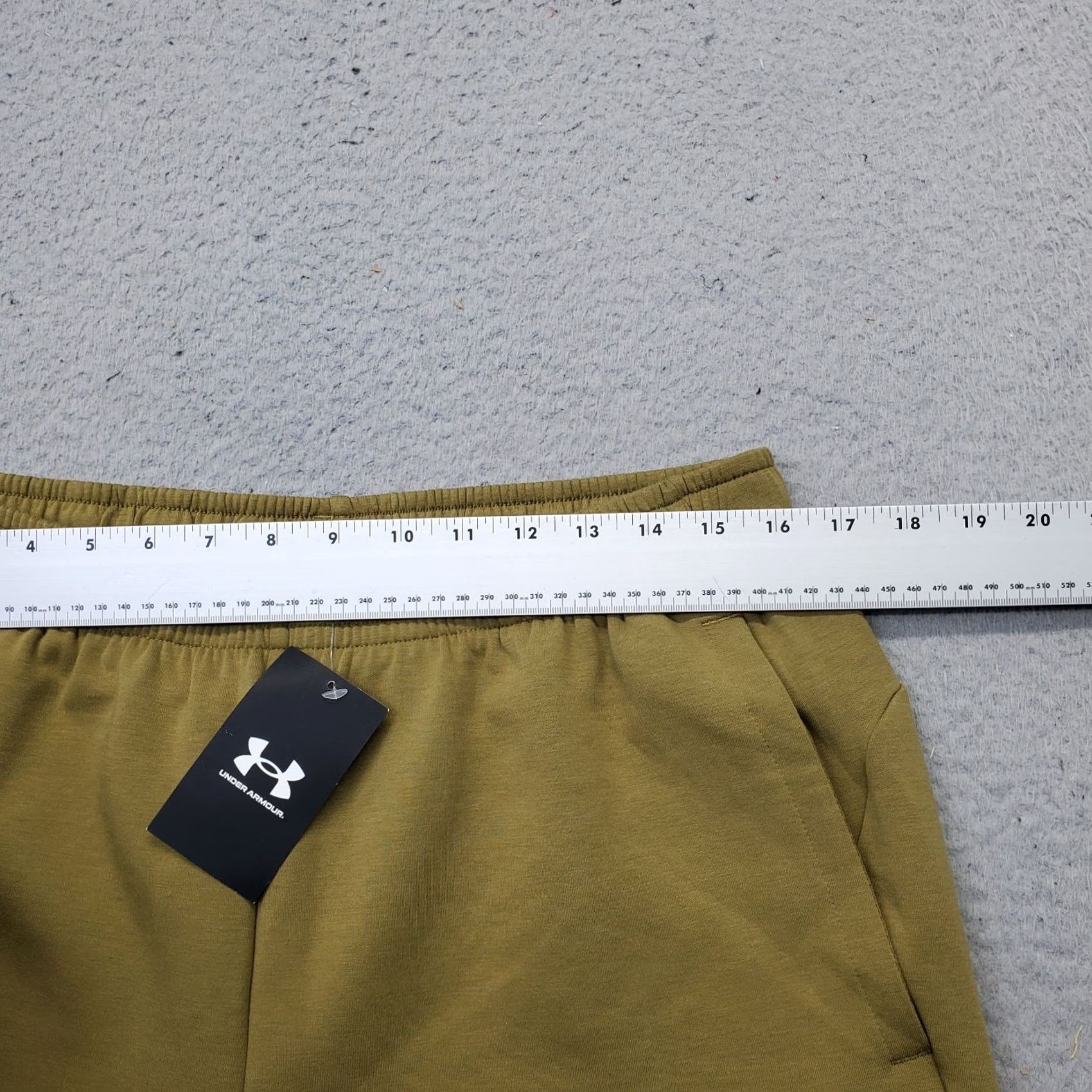 Under Armour Under Armour Unstoppable Fleece Shorts Mens L Tan Loose Fit Elastic Waist 1379809 Size US 33 - 5 Thumbnail