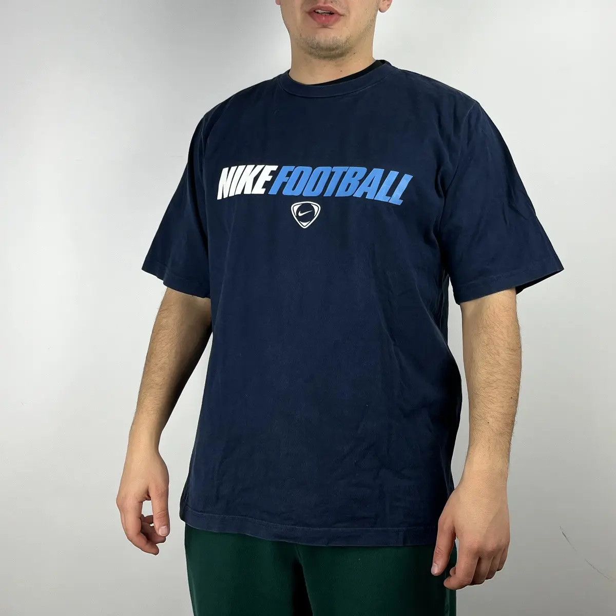 Nike Vintage Nike football Tshirt logo size Large Size US L / EU 52-54 / 3 - 1 Thumbnail