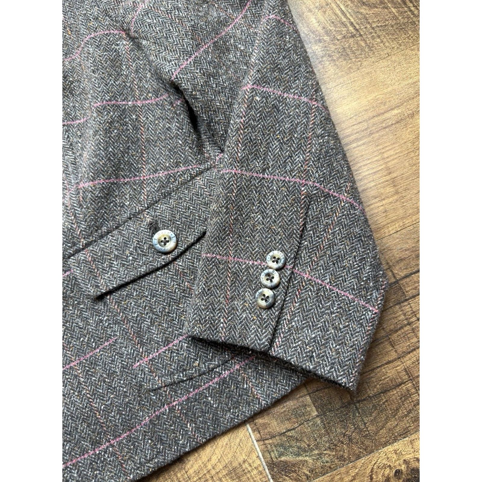 Vintage VINTAGE L.L. Bean Wool Silk Herringbone Tweed Blazer Jacket Brown Women’s Medium petite Blazer Women’s Brown PM Petite Mens Girls Size M / US 6-8 / IT 42-44 - 5 Thumbnail