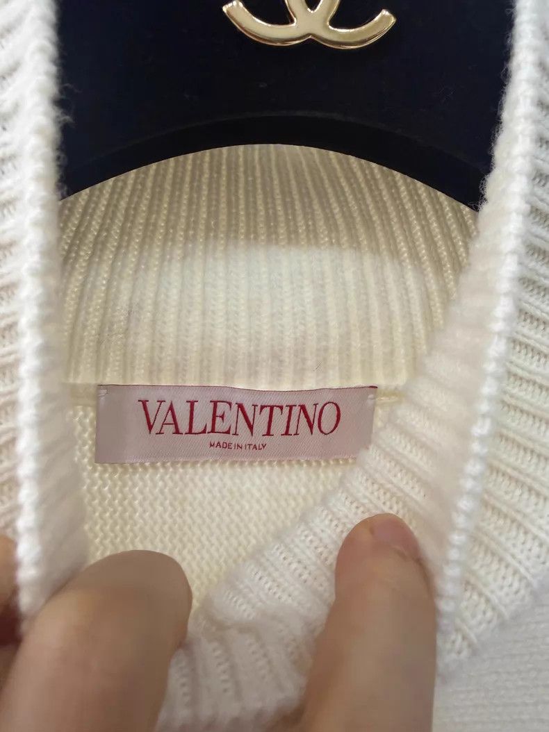 Valentino Valentino Ladies sheep wool turtleneck cloak knitted top Size M / US 6-8 / IT 42-44 - 4 Thumbnail
