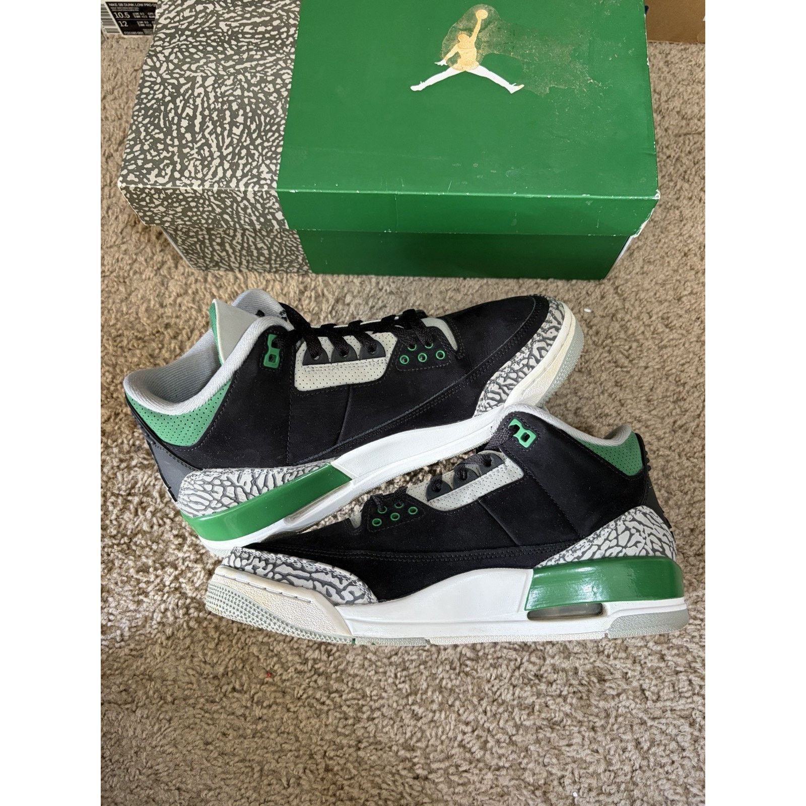 Jordan Brand Size 9 - Jordan 3 Retro Pine Green (CT8532-030) Size US 9 / EU 42 - 3 Thumbnail