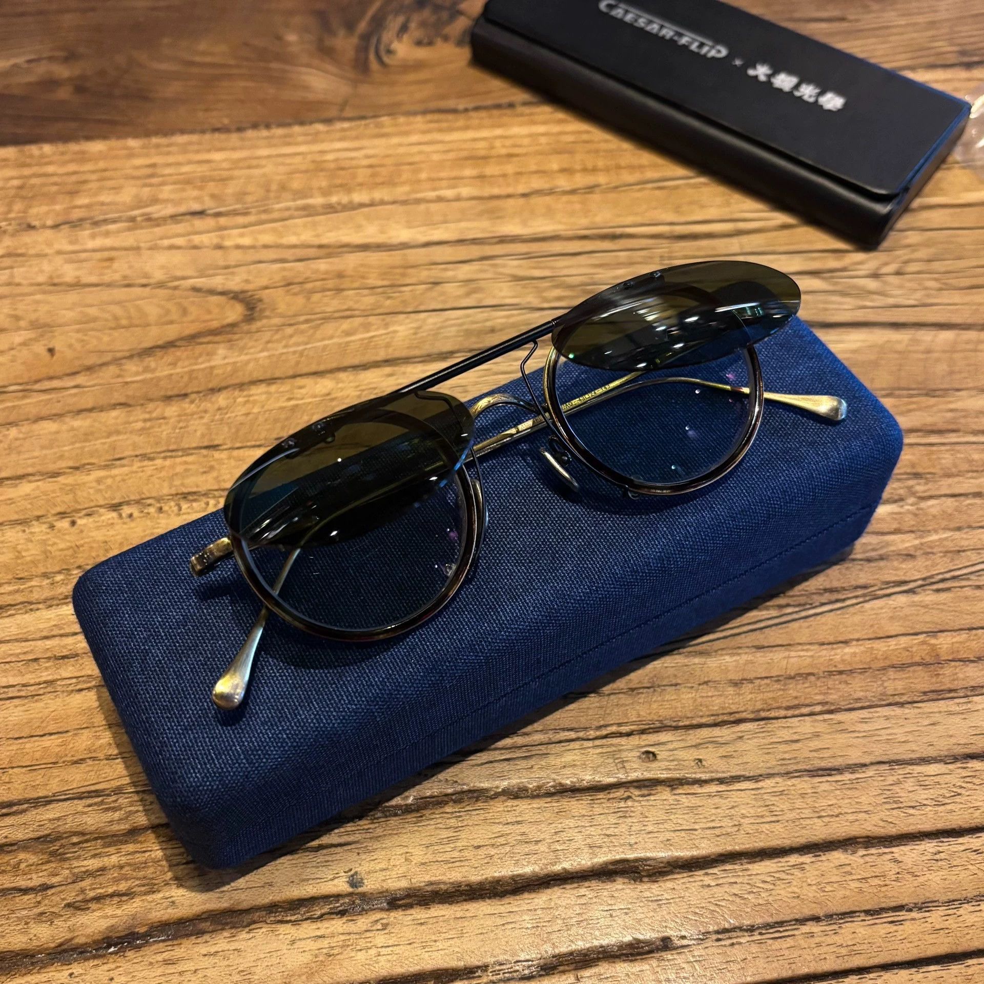 Other WanNianGui KMN-139 Retro Tortoise CaesarFlip Clip-On Size ONE SIZE - 6 Thumbnail
