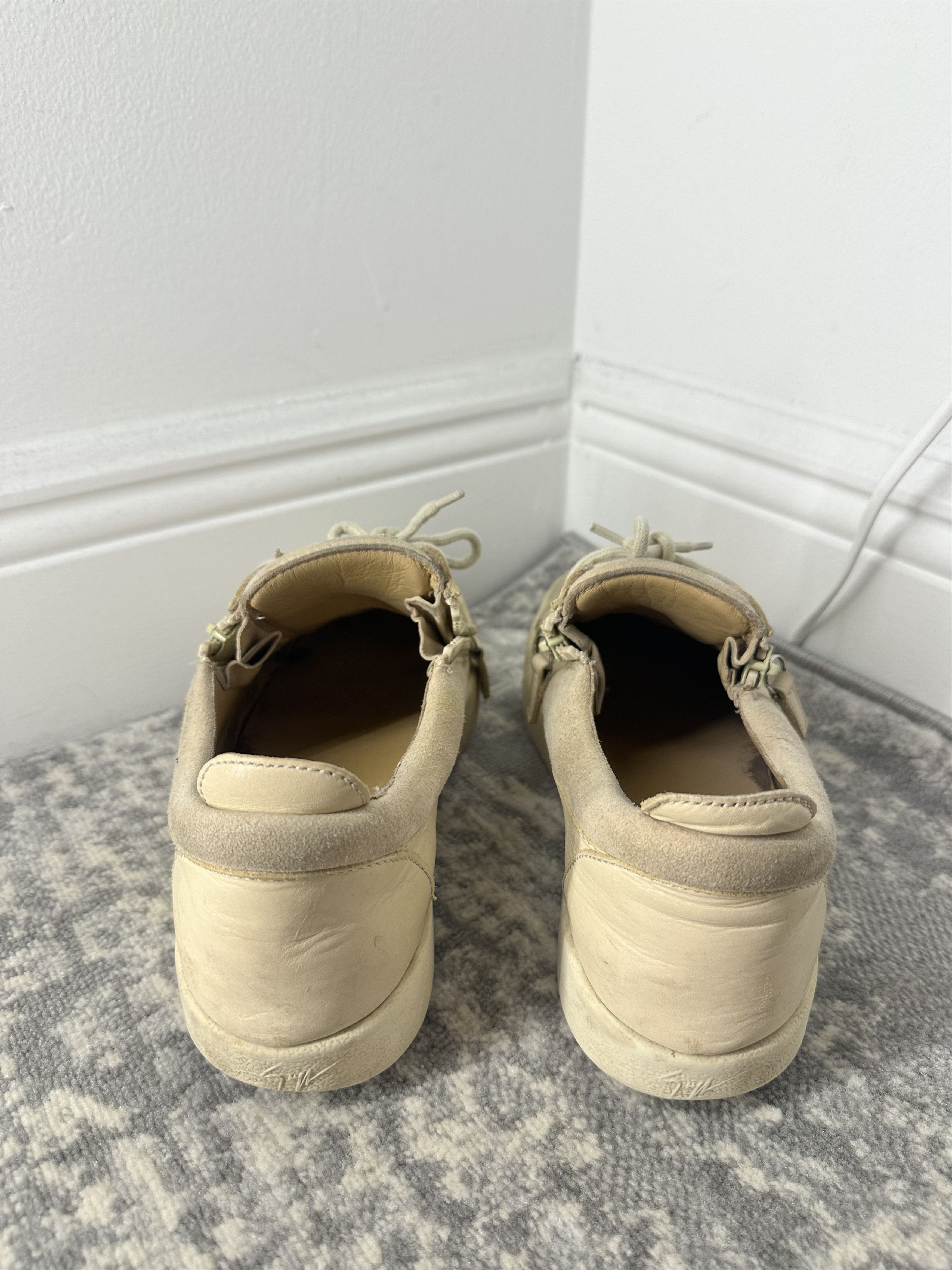 image of Men's Giuseppe Zanotti Beige Zip-Up Sneakers Size 42