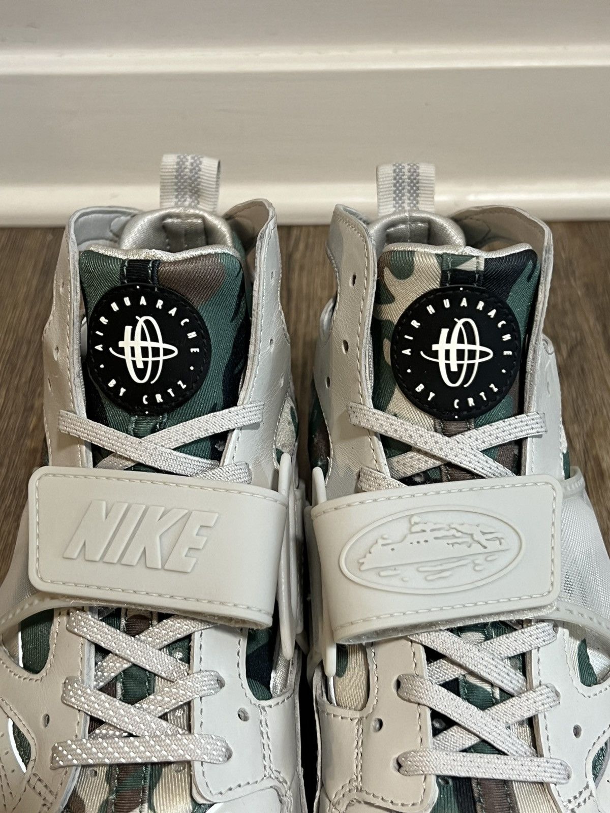 Corteiz × Nike Corteiz Nike Air Trainer Huarache Light Bone Size US 9.5 / EU 42-43 - 2 Thumbnail