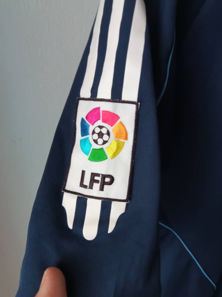 Vintage Vintage Adidas Real Madrid 2004/05 Away kit Jerseys Size US M / EU 48-50 / 2 - 4 Thumbnail