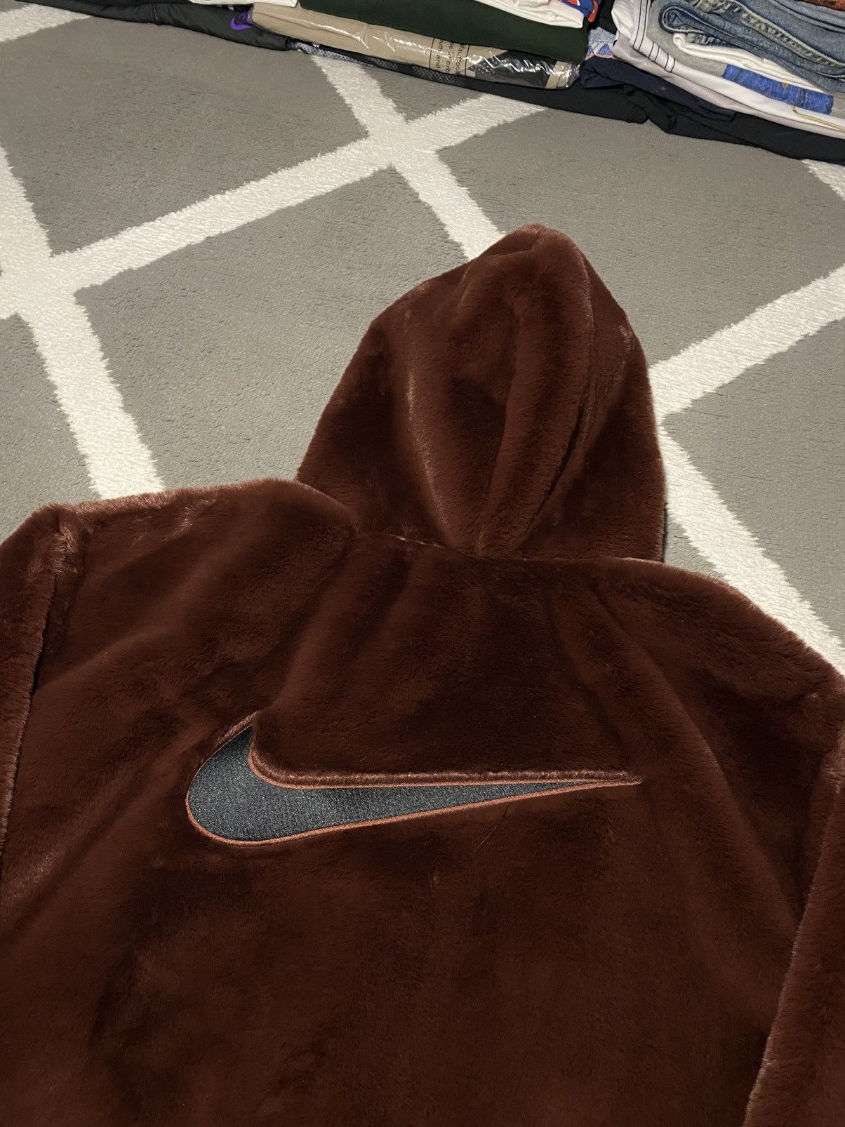 Nike Nike Essentials Faux Fur Swoosh Bomber Jacket women’s M BNWT Size M / US 6-8 / IT 42-44 - 5 Thumbnail