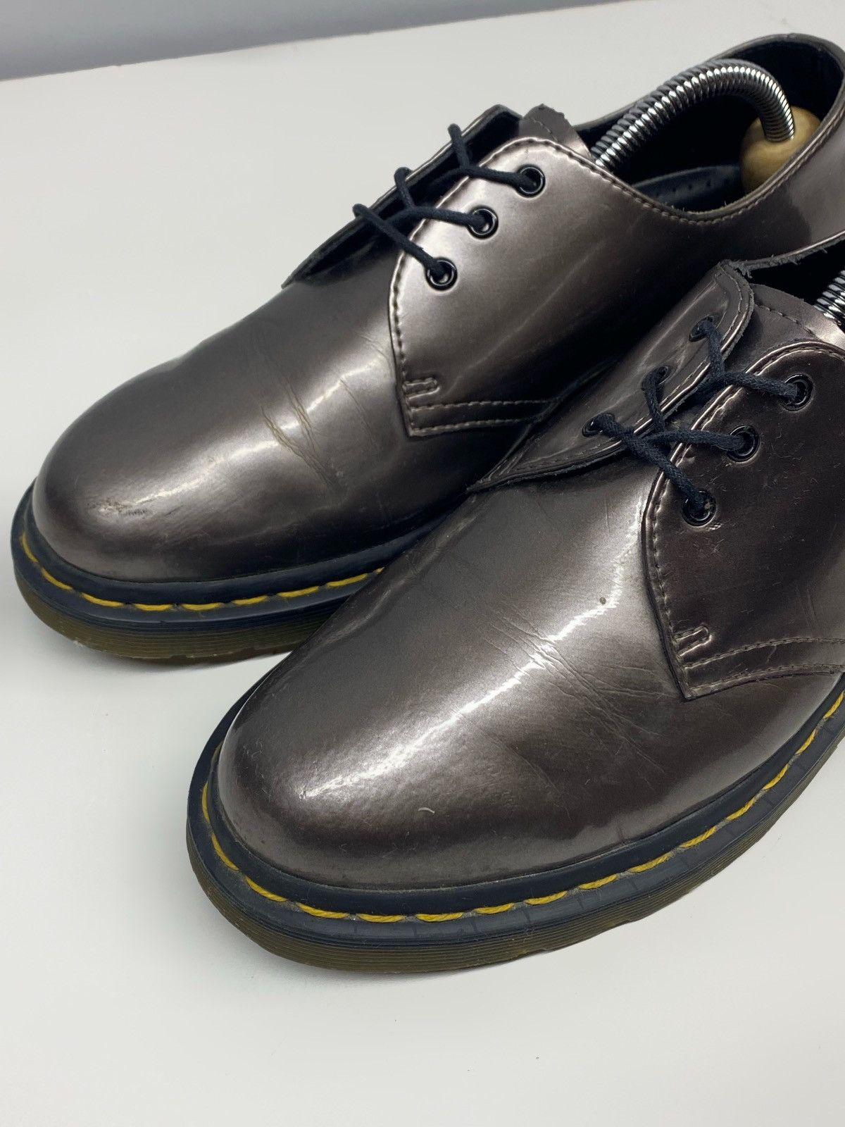 Dr. Martens Dr Martens Enamel Eye Pewter Patent Leather Lace Up Oxfords Size US 6 / EU 39 - 5 Thumbnail