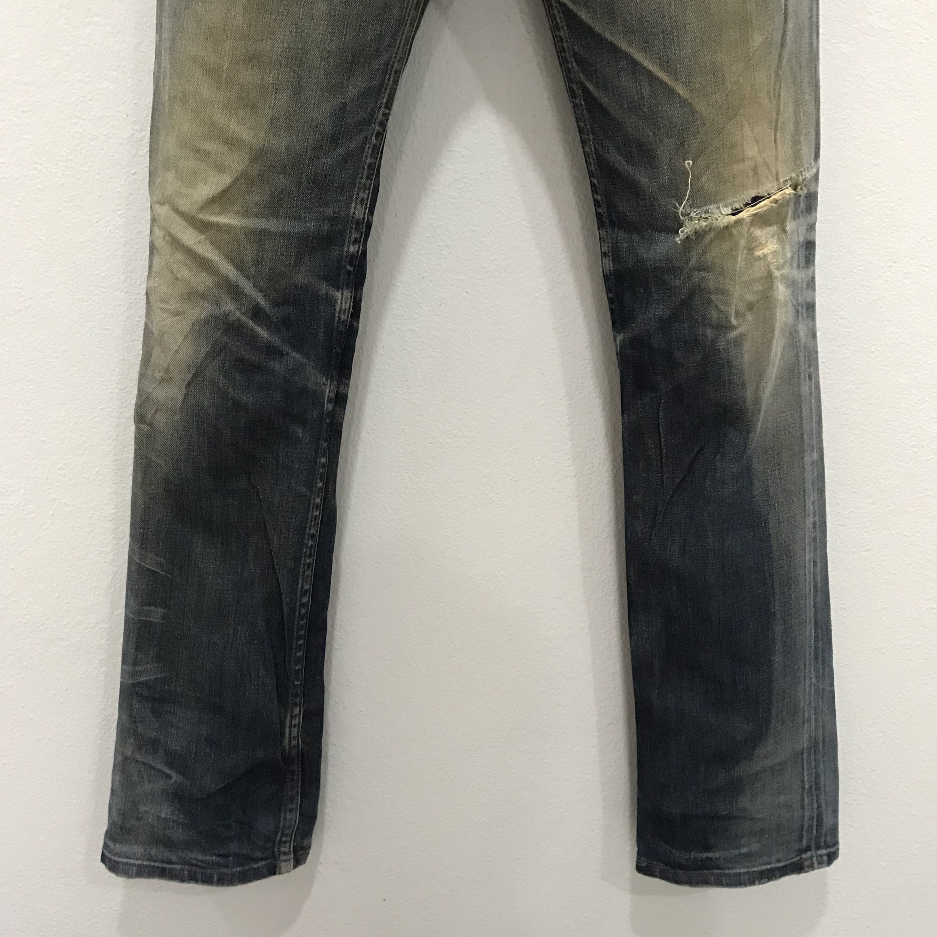 Levi's Vintage Levi’s Distressed Faded Indigo Rugged Stone Washed Size US 33 - 4 Thumbnail