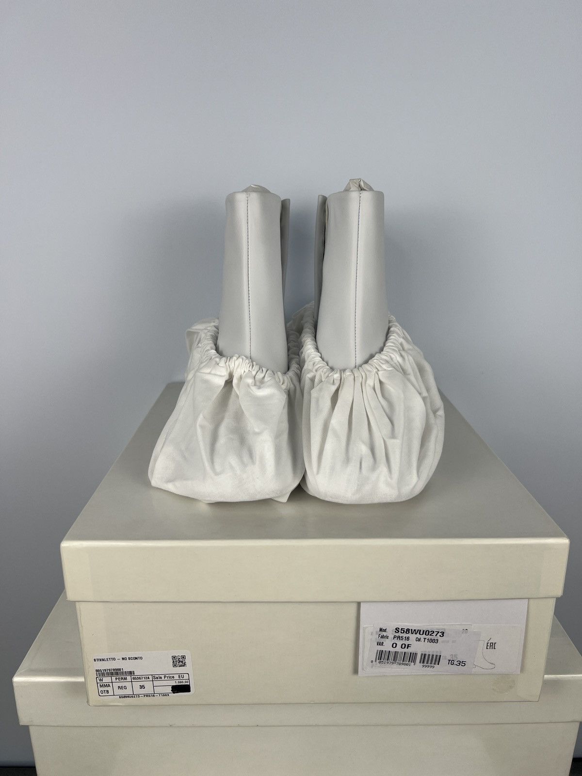 Maison Margiela White Tabi Heels Maison Martin Margiela (new with tags) Size US 5 / IT 35 - 7 Thumbnail
