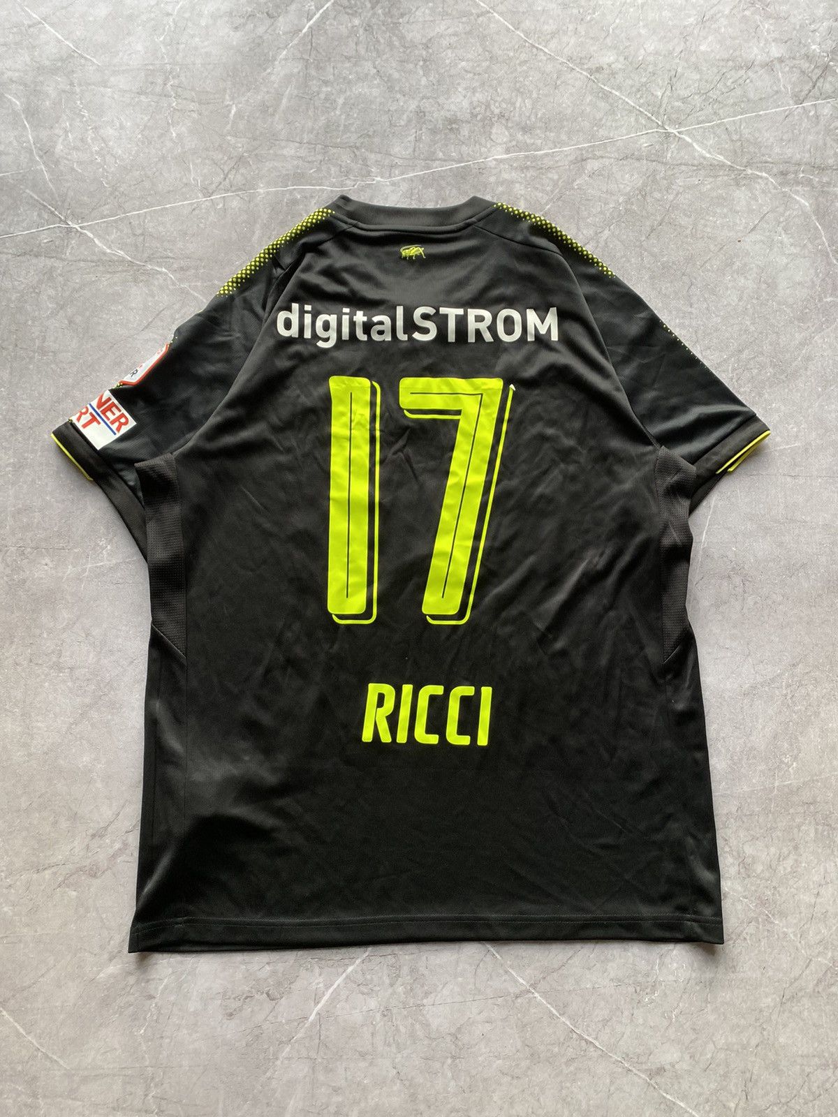 Puma Vintage 2017/18 Puma Zürich # 17 Ricci Away Soccer Jersey Size US L / EU 52-54 / 3 - 4 Thumbnail