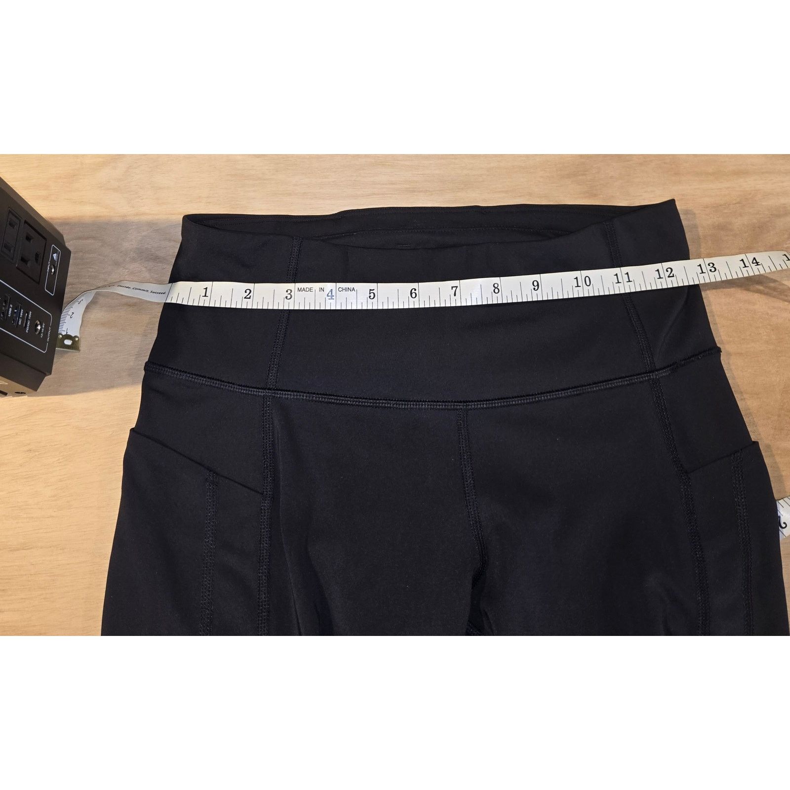 Athleta Athleta Ultimate Stash II Capri Leggings Women sz S black Size 25" / US 0 / IT 36 - 5 Thumbnail