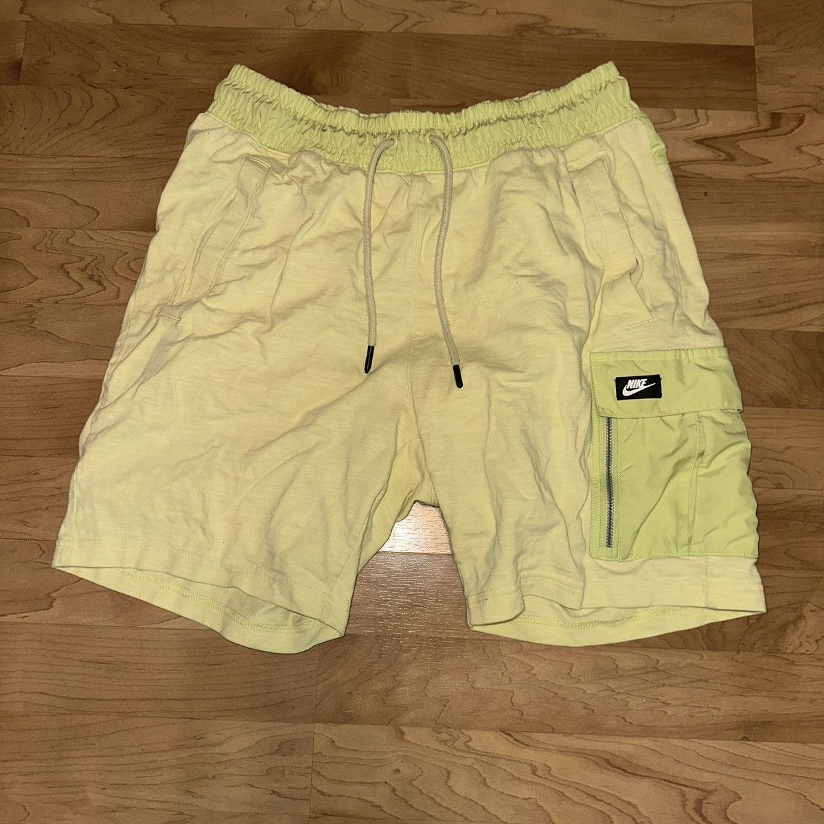 Nike Nike Cargo Shorts Drawstring Yellow green Mens Size M Size US 34 / EU 50 - 2 Thumbnail