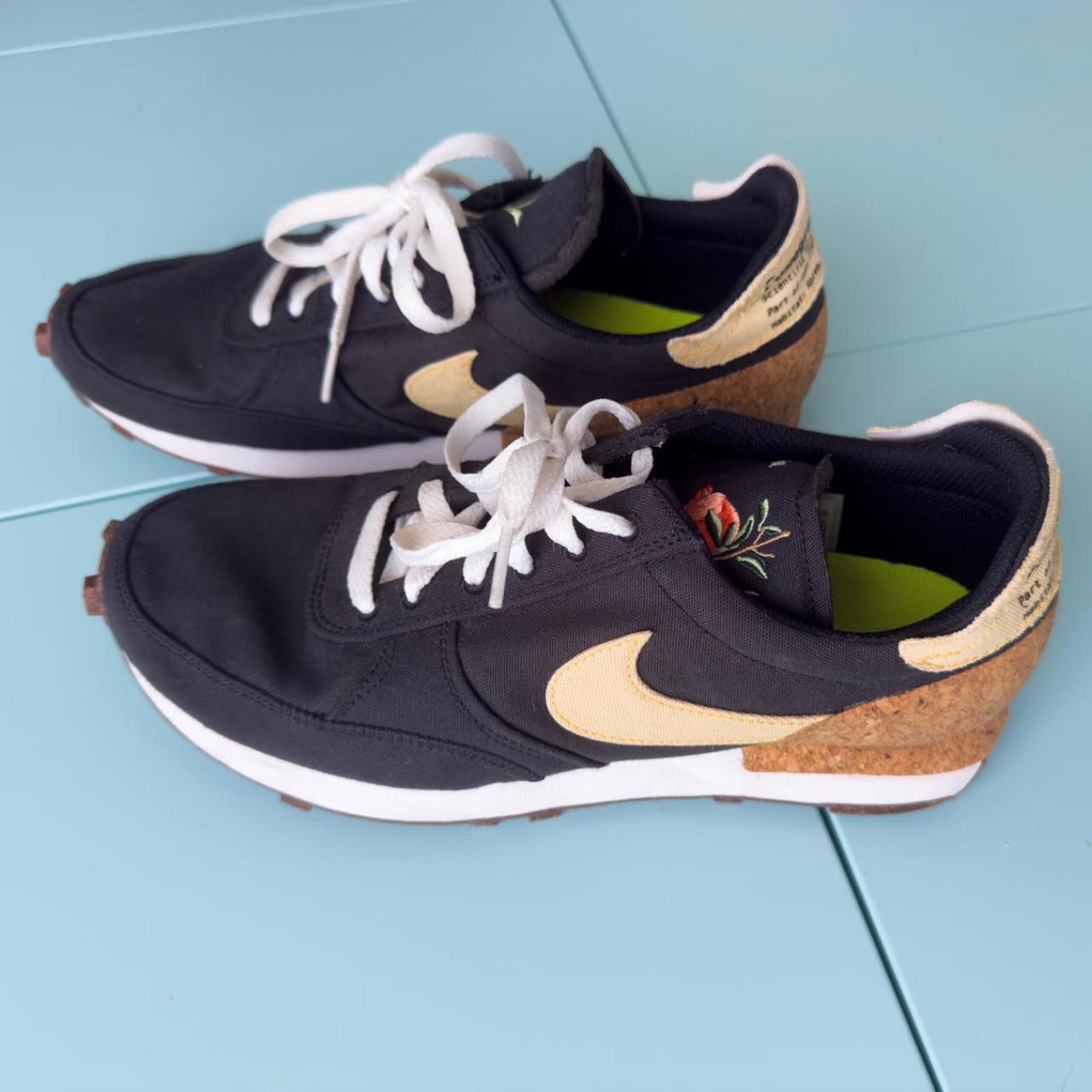 Nike Nike Daybreak Type Cork Pomegranate Floral Plant Sneaker 10 Size US 10 / EU 43 - 2 Thumbnail