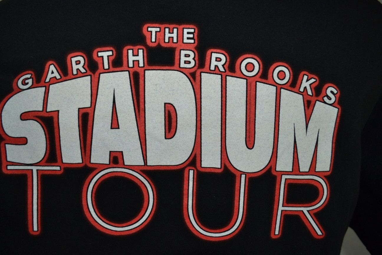 Band Tees × Vintage Vintage Garth Brooks Canada Stadium Tour Tee XL Size US XL / EU 56 / 4 - 3 Thumbnail
