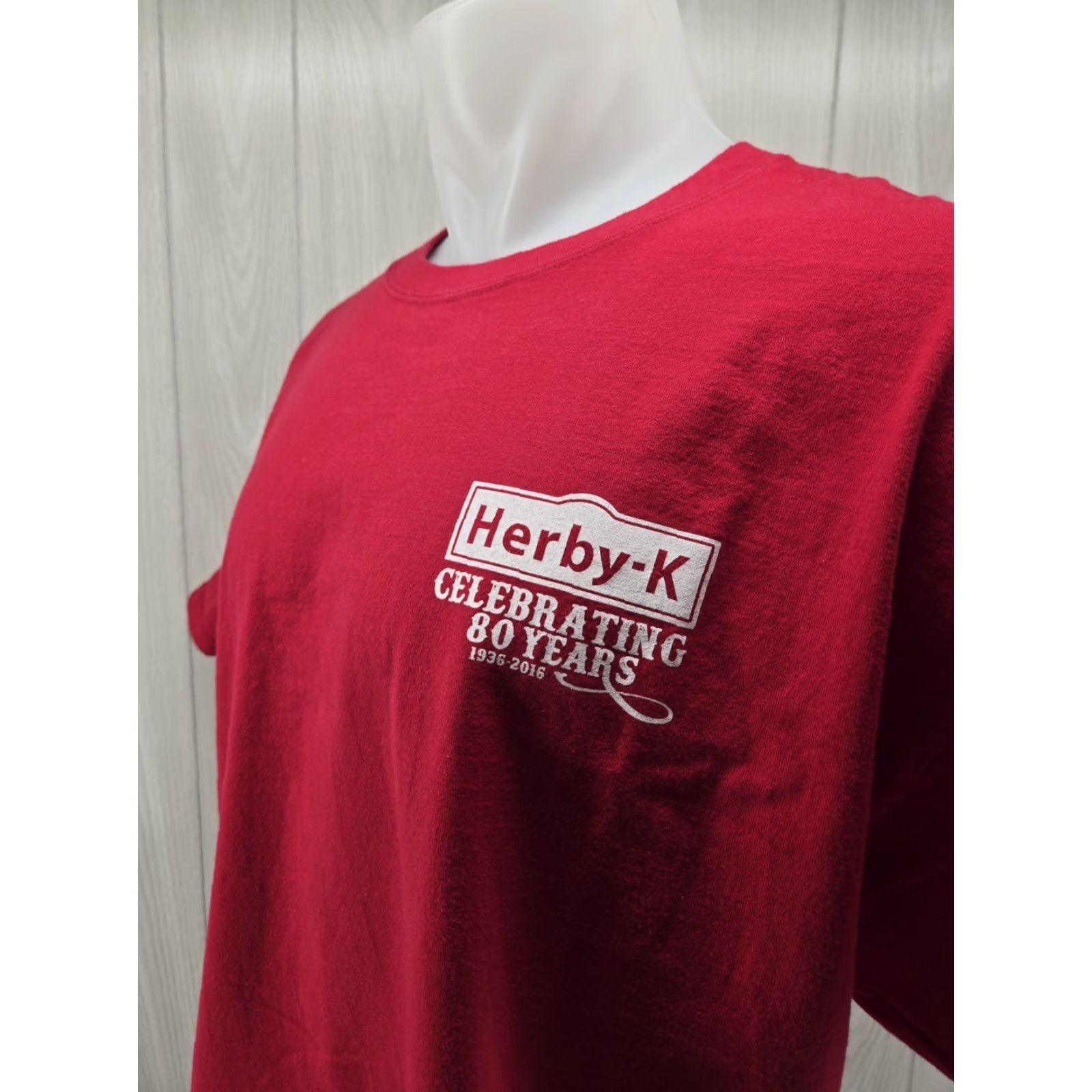 Hanes VINTAGE Herby K’s Shreveport Louisiana Historic Seafood Restaurant Shirt Red XL Hanes Men's T-Shirt Short Sleeve Graphic Print Cotton" Size US XL / EU 56 / 4 - 5 Thumbnail