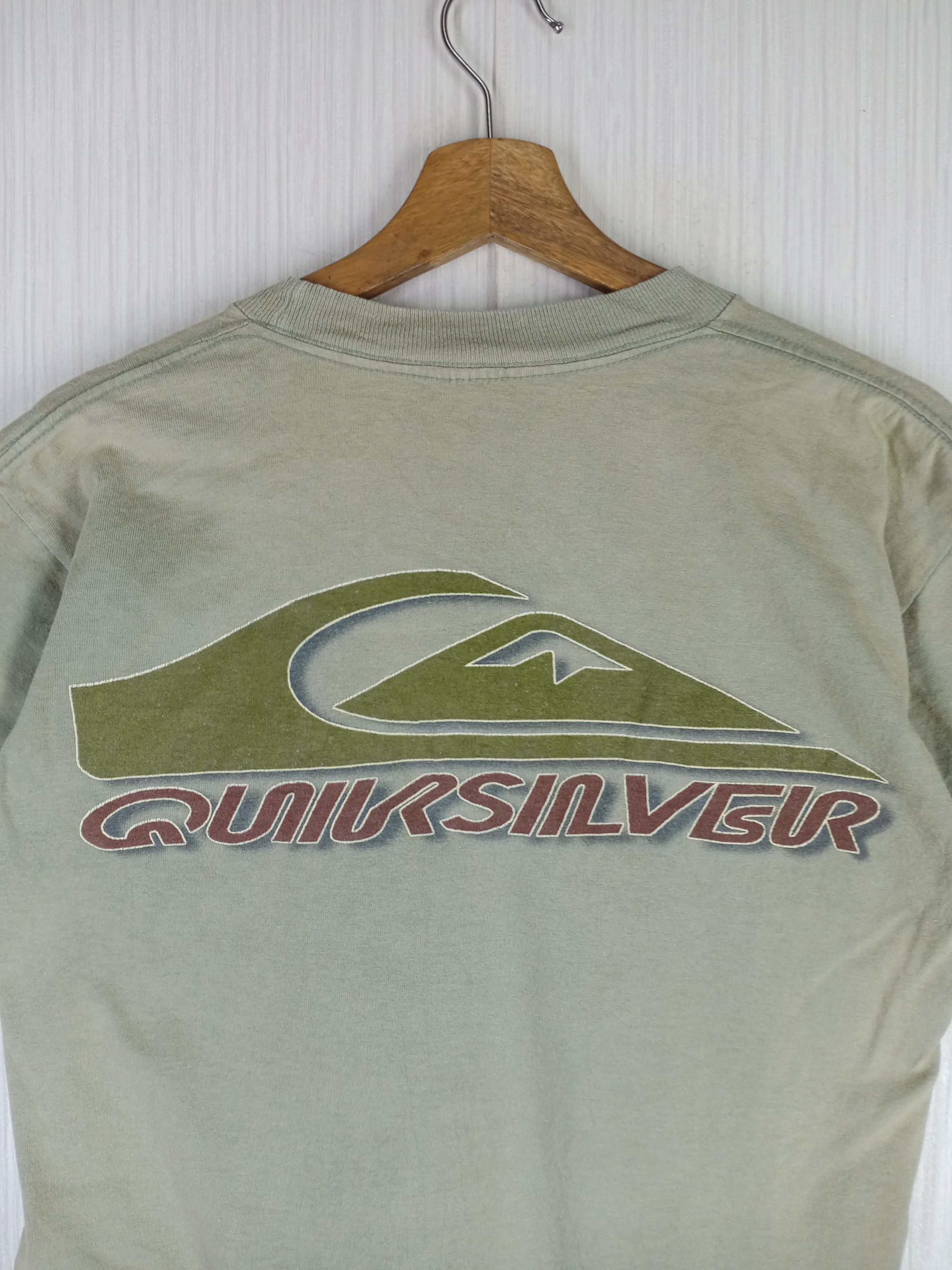 Rare Vintage 90s Quiksilver Big Logo Tshirt