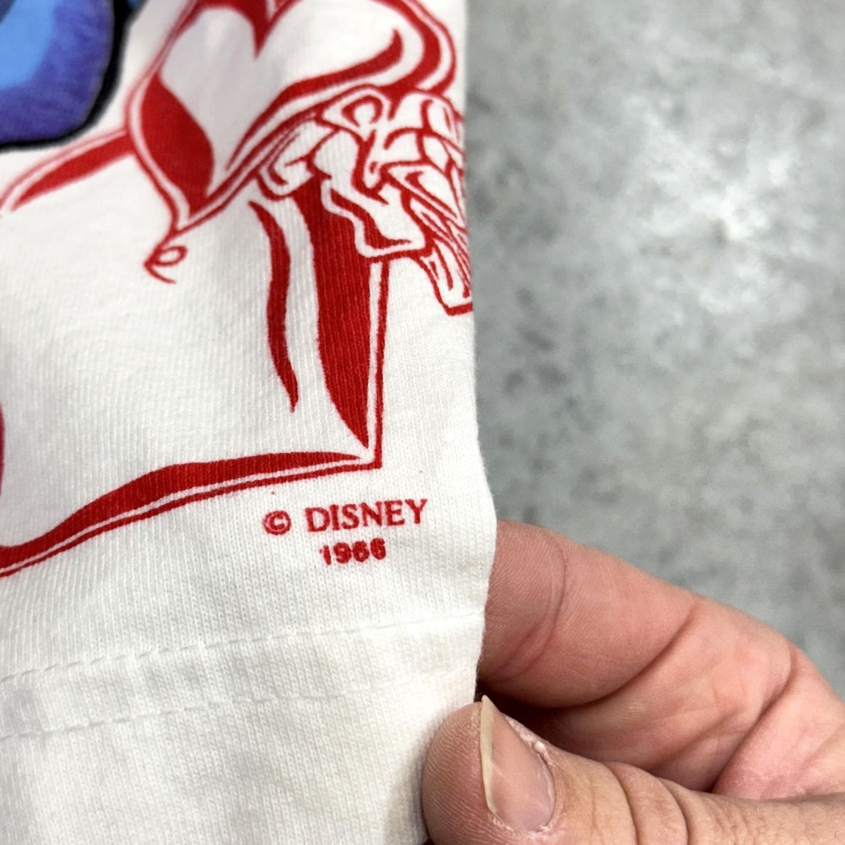 Mickey Unlimited VINTAGE Disney Mickey Minnie Shorts Womens S White 1996 Hearts Roses Shirt Womens 90s Casual Mens Girls Size 28" / US 6 / IT 42 - 6 Thumbnail