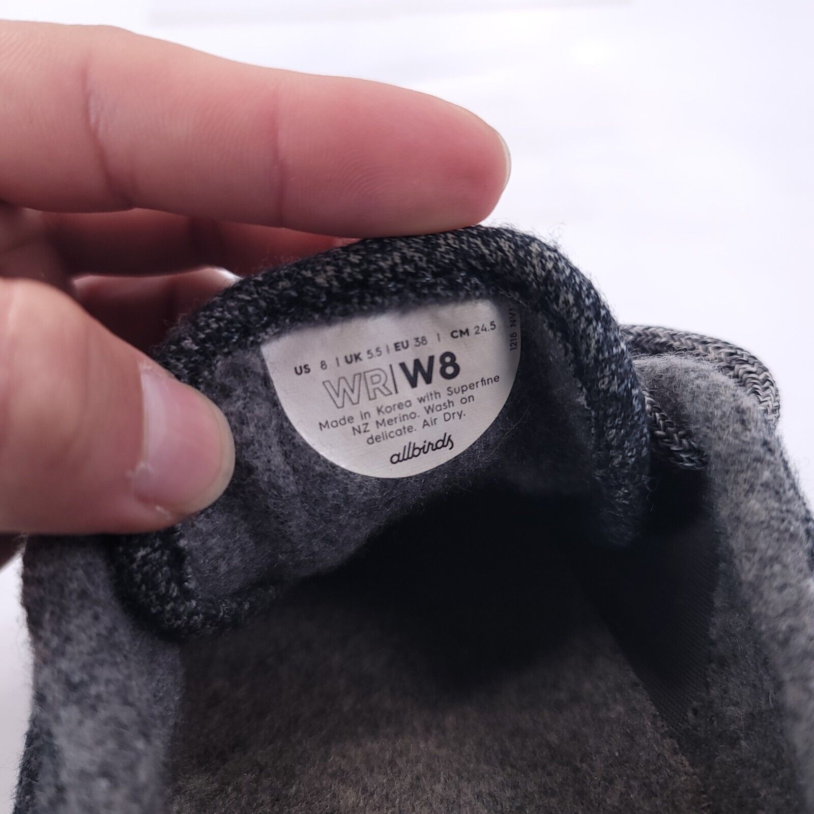 Allbirds Allbirds Wool Runner Athletic Shoe Womens Size 8 Gray White Size US 8 / IT 38 - 8 Thumbnail