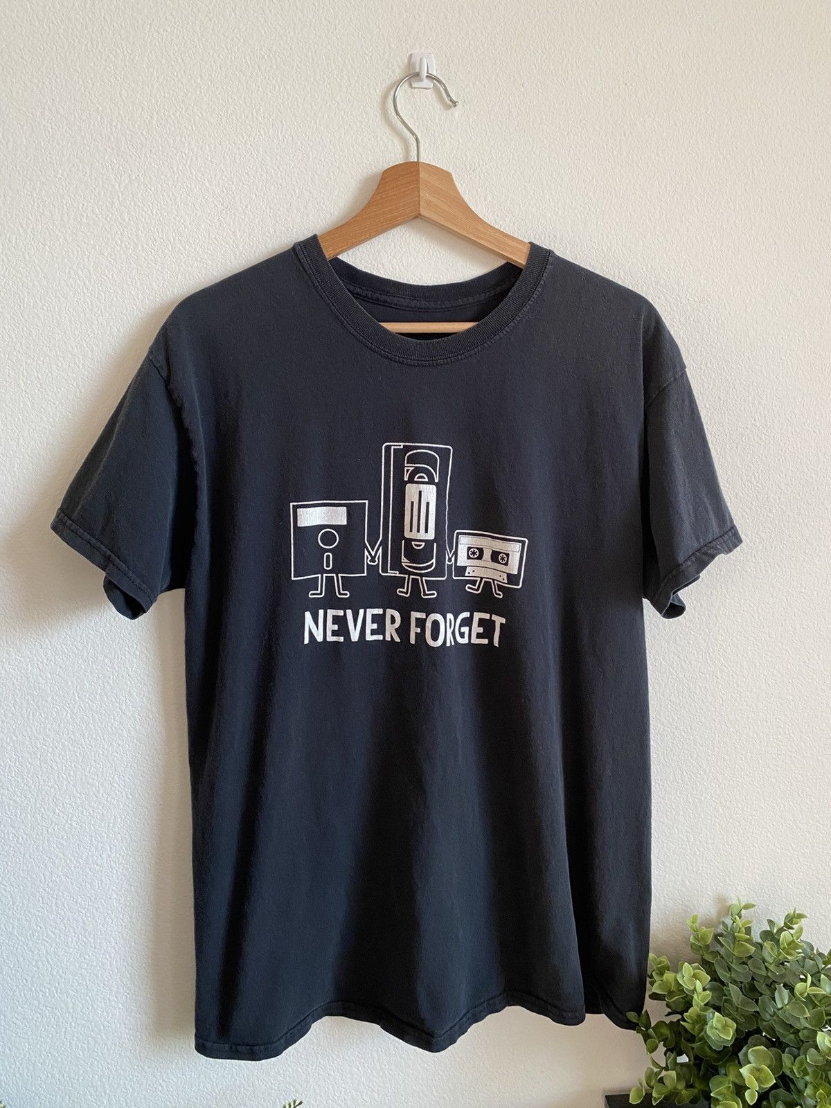 Other VINTAGE VHS Tape Deck Tee Movie Size US M / EU 48-50 / 2 - 1 Thumbnail