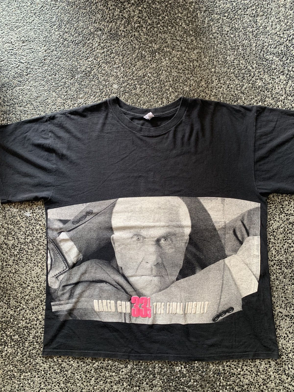 Vintage Vintage 90s Naked Gun 33 1/3 The Final Insult Movie T shirt Size US XL / EU 56 / 4 - 9 Thumbnail