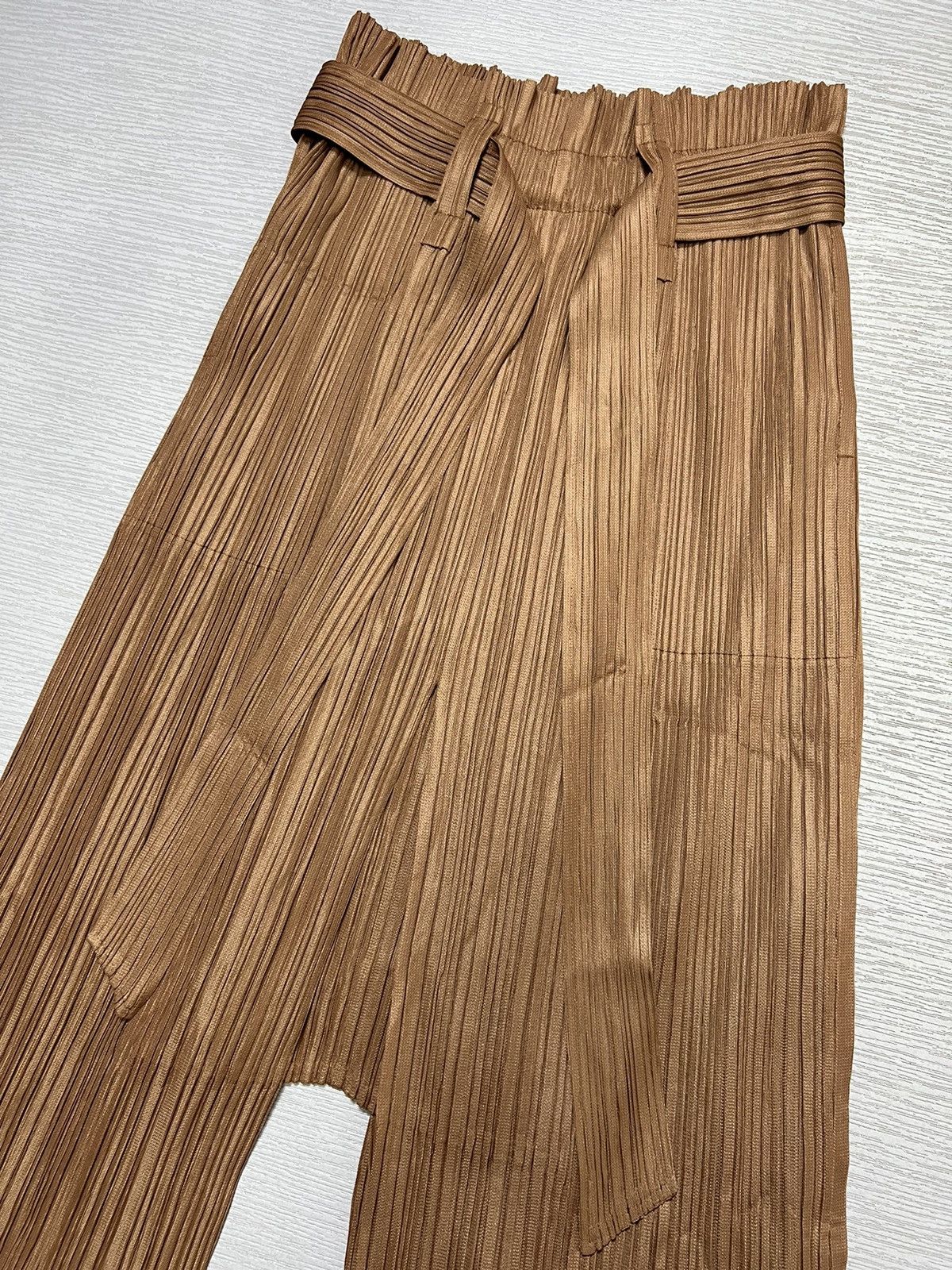 Issey Miyake Issey Miyake PleatsPlease Drop Crotch Belted Pleated Trouser Size 26" / US 2 / IT 38 - 4 Thumbnail