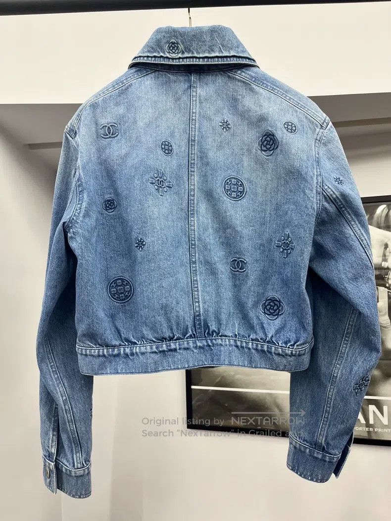 Chanel Chanel Blue camelia embossed denim jacket Size S / US 4 / IT 40 - 3 Thumbnail