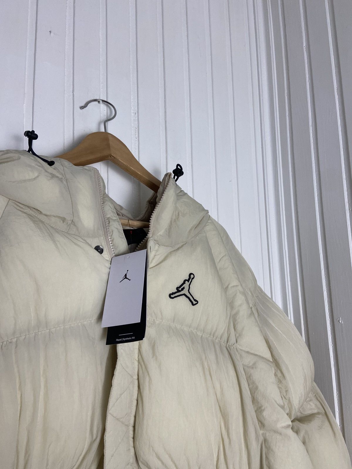 Jordan Brand New Jordan Padded Jacket Beige Size XXL Size US XXL / EU 58 / 5 - 2 Thumbnail