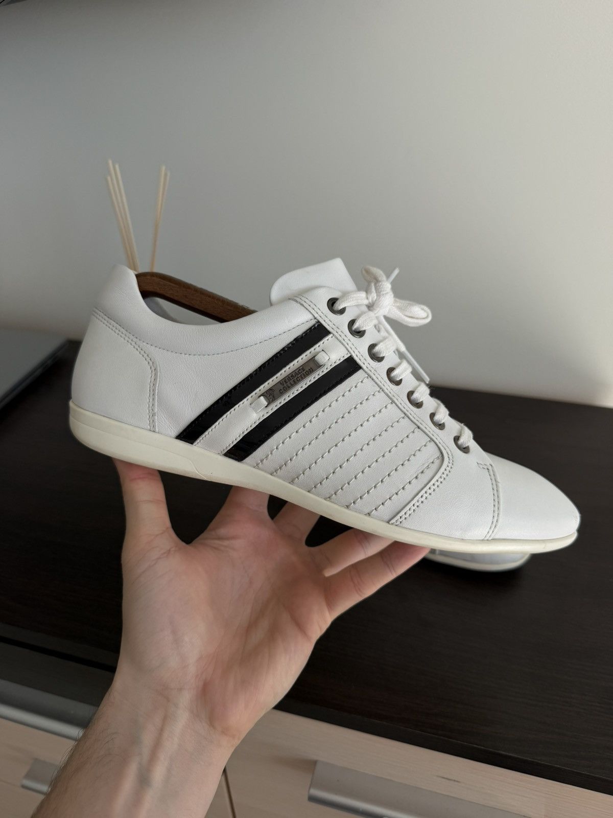 Versace VERSACE COLLECTION Baskets Blanc Pour Homme lace-up shoes Size US 7 / EU 40 - 4 Thumbnail