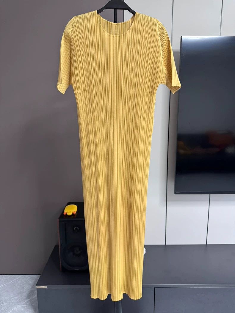 Issey Miyake Issey Miyake size:2 Beige short-sleeved dress Size S / US 4 / IT 40 - 1 Thumbnail
