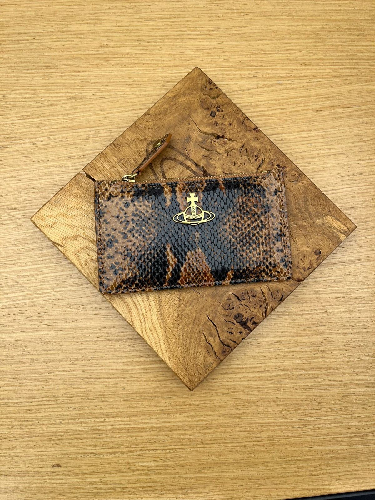 Vivienne Westwood o1f1d3z0825 Size: OS / Slim Card Holder in Tan Size ONE SIZE - 1 Preview