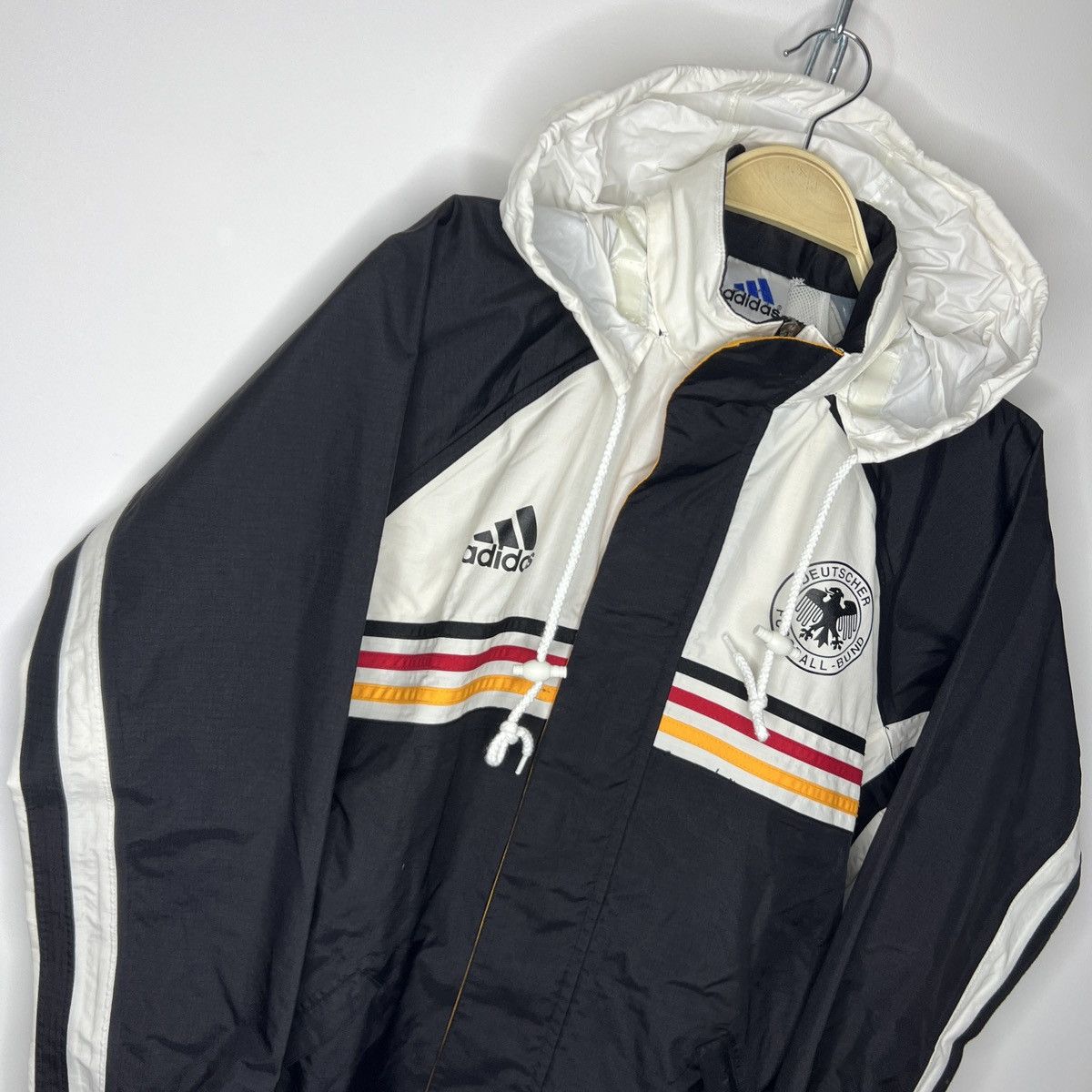 Adidas × Vintage Crazy Vintage 90s White Adidas Germany Soccer Windbreaker Size US M / EU 48-50 / 2 - 4 Thumbnail