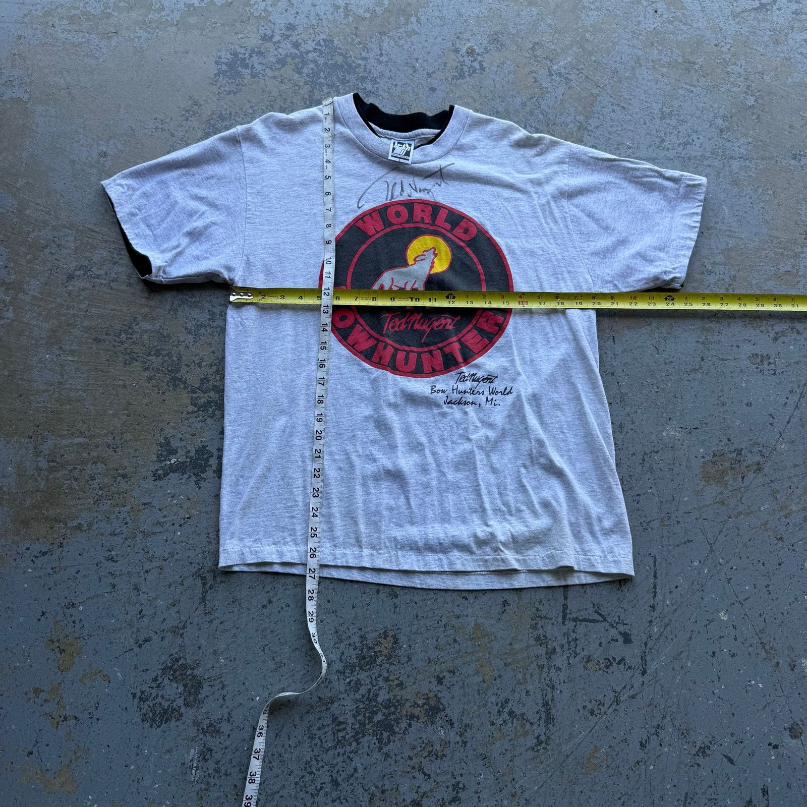 Vintage 90’s Ted Nugent Signed World Bowhunters Tee L