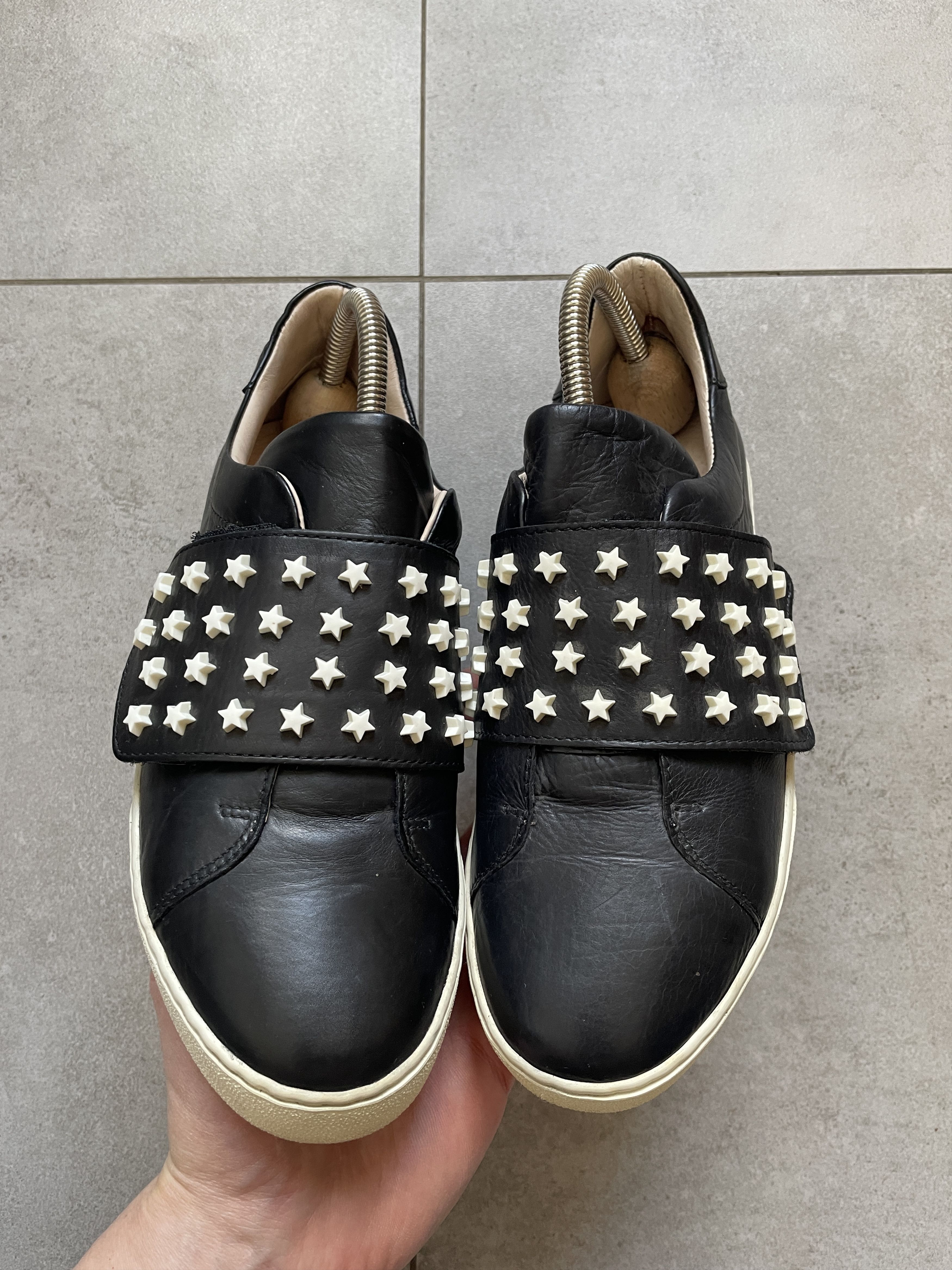 Valentino VALENTINO TYOE STARS VELCRO BLACK LEATHER SNEAKERS Size US 8 / IT 38 - 3 Thumbnail