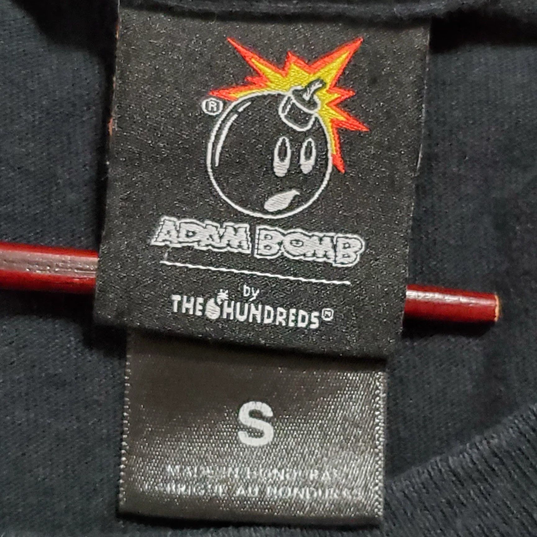 The Hundreds VINTAGE The Hundreds Bomb Gas Mask Shirt Men S Black Graphic Tee OG Logo Streetwear 90s Hip Hop Mens Size US S / EU 44-46 / 1 - 5 Thumbnail