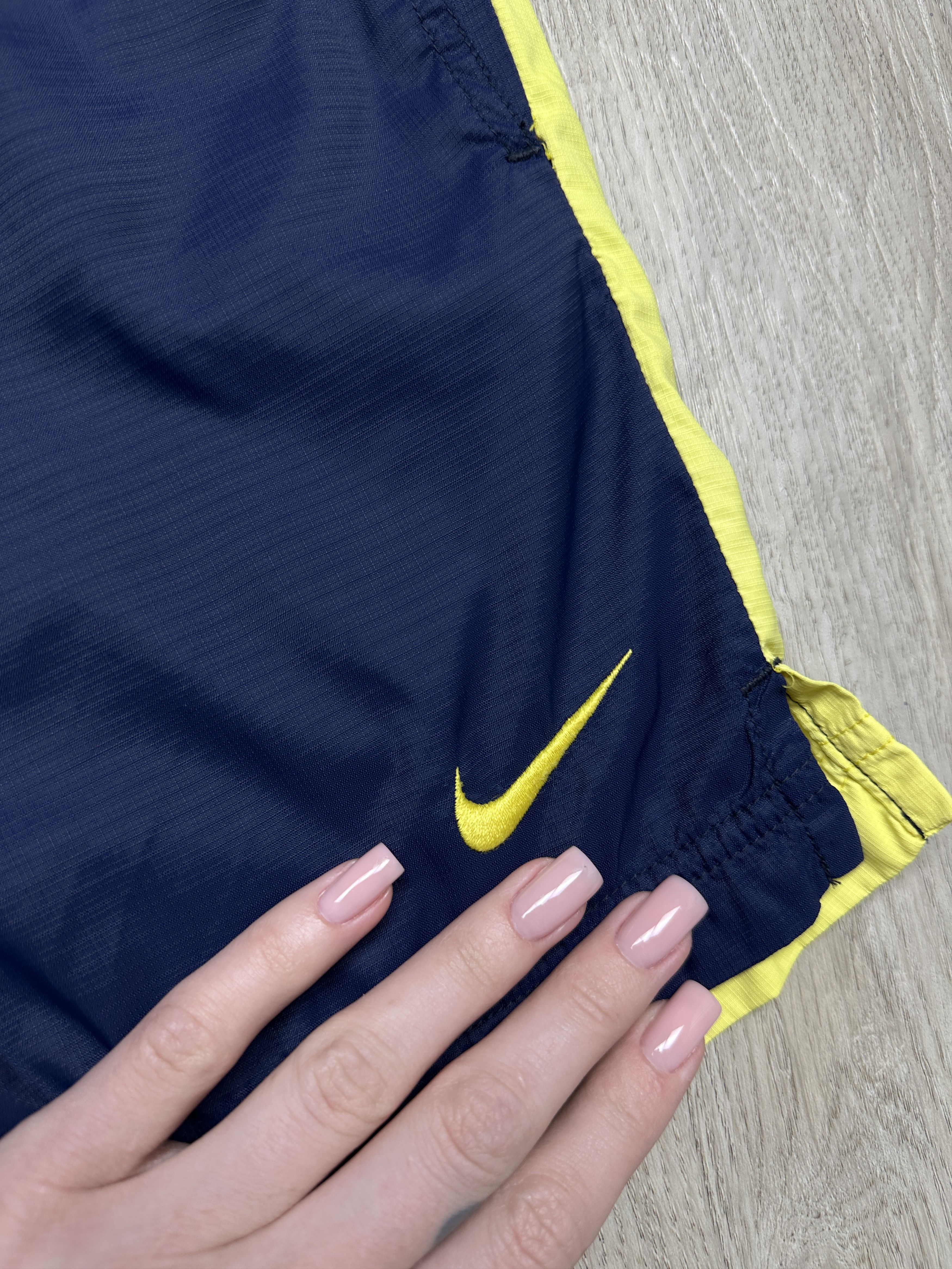 Nike Nike Vintage Mens Nylon Shorts Size US 28 / EU 44 - 7 Thumbnail
