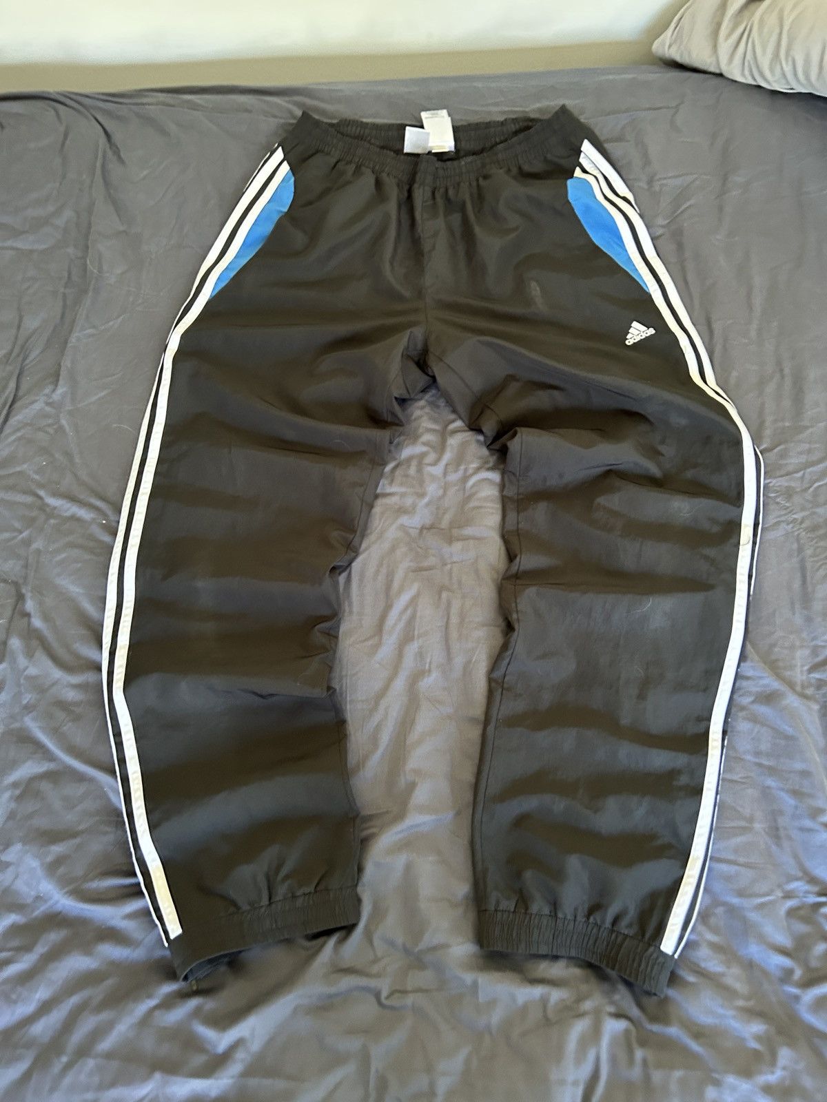 Adidas Vintage Adidas Joggers Size US 30 / EU 46 - 1 Thumbnail