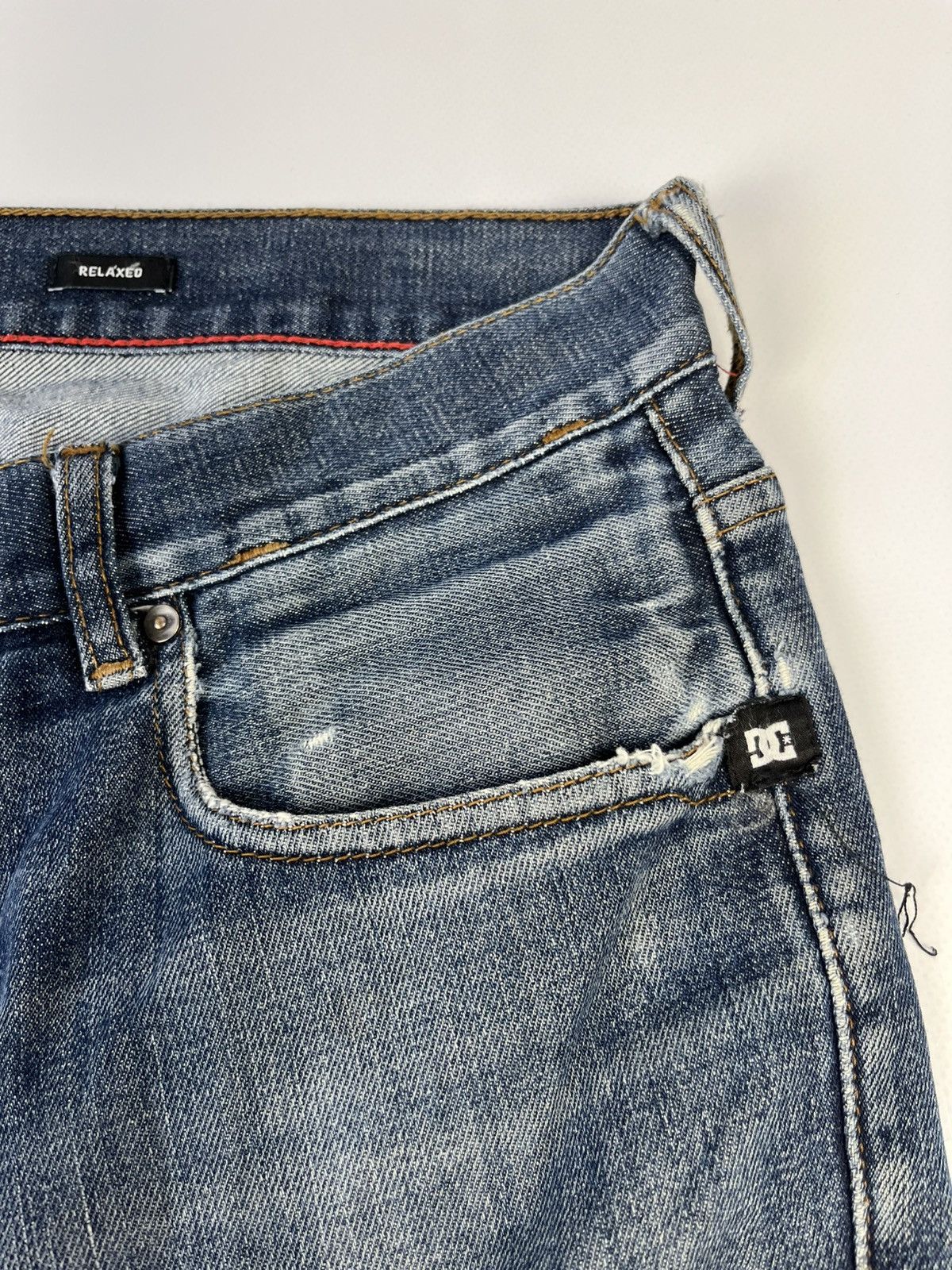 DC × Japanese Brand 00s Vintage DC Big Logo Denim Faded Distressed Jeans Y2K Size US 32 / EU 48 - 14 Thumbnail