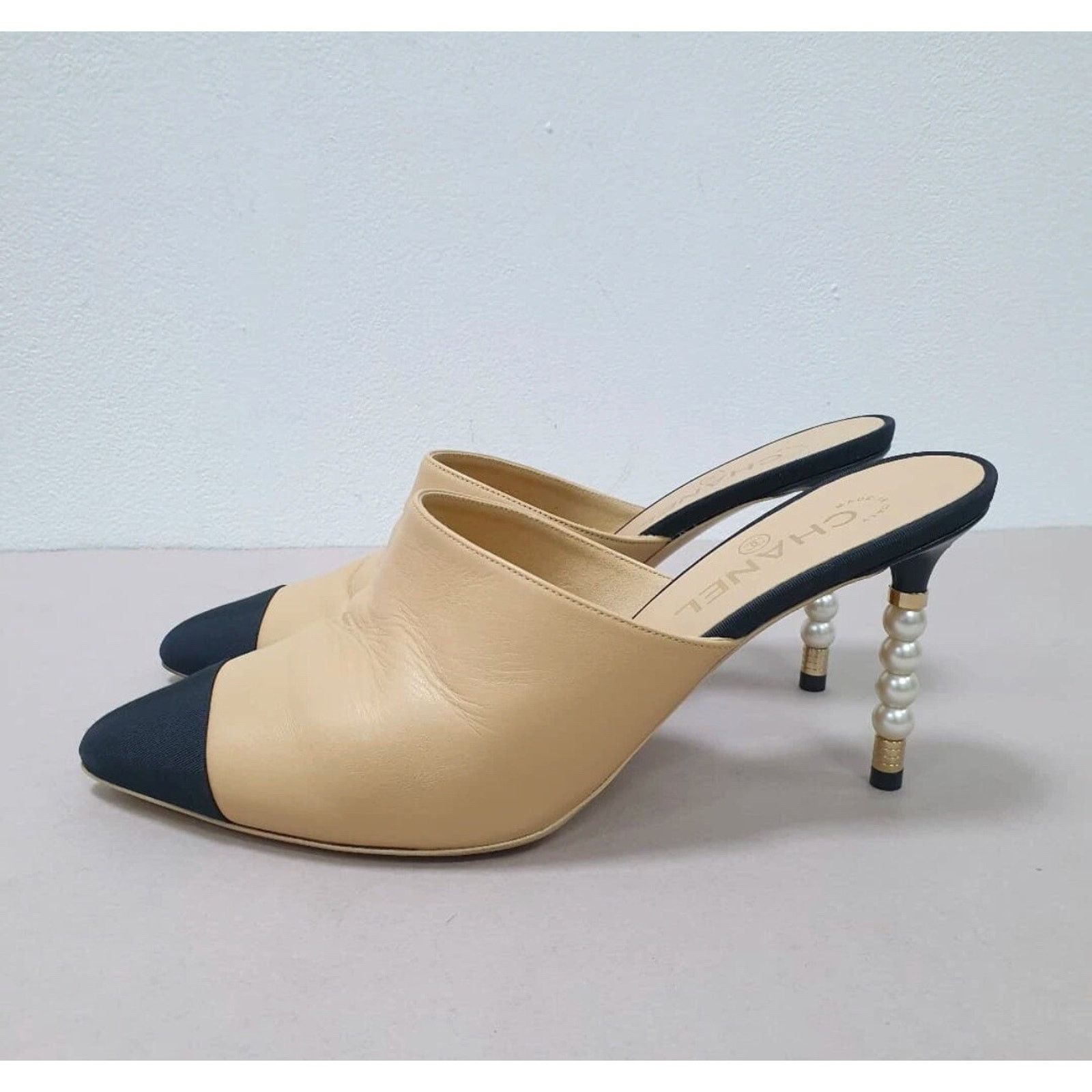 Chanel Chanel 2020 Interlocking CC Logo Mules Sz.40 Size US 9 / IT 39 - 2 Thumbnail