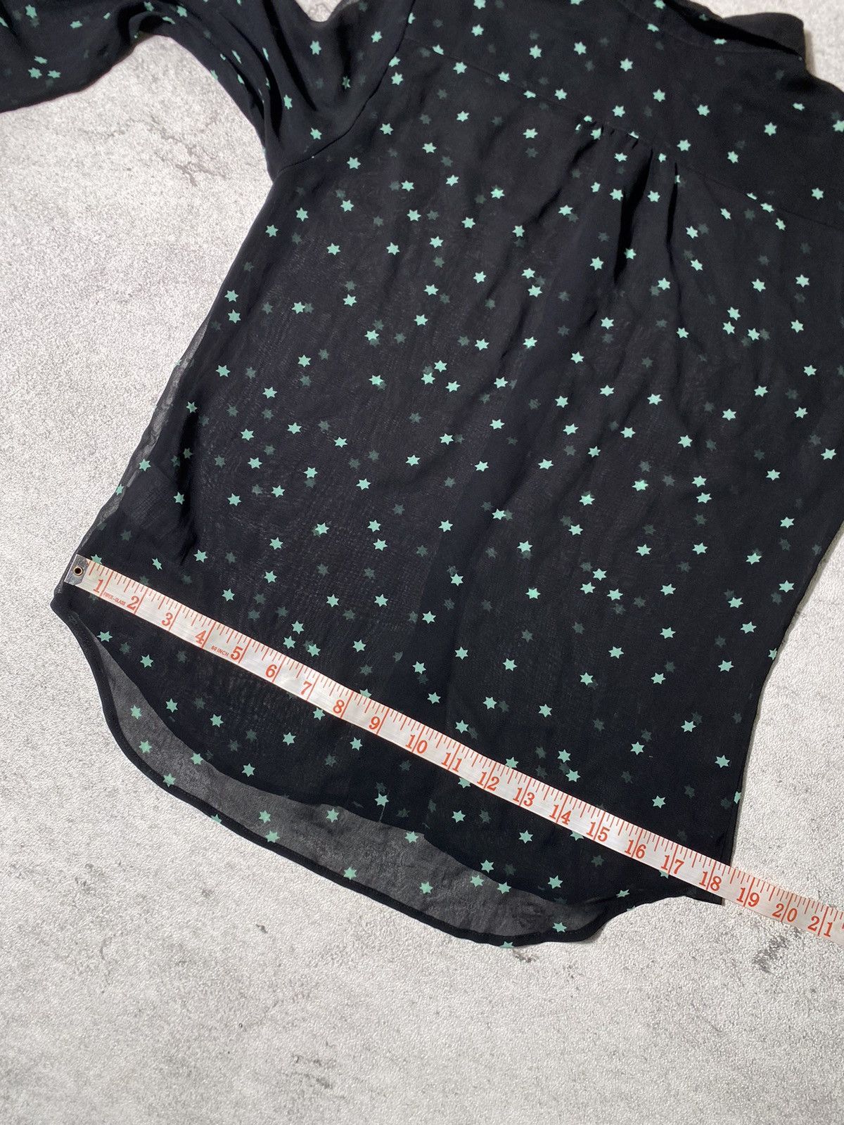 Uniqlo UNIQLO Button Ups A Sky Full Of Stars Size US S / EU 44-46 / 1 - 14 Thumbnail