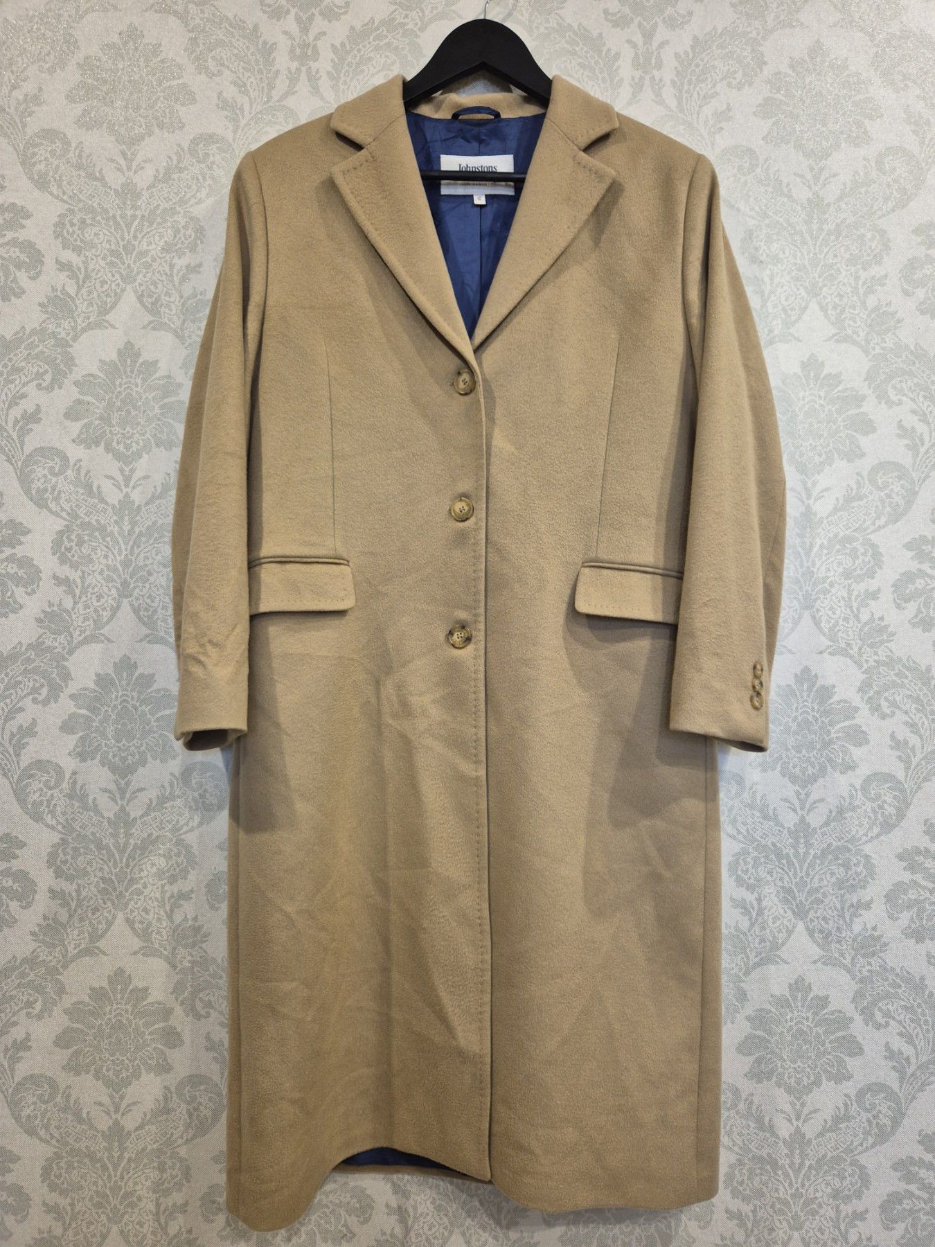 Johnstons Of Elgin Johnstons of Elgin 100% cashmere beige coat Size M / US 6-8 / IT 42-44 - 1 Thumbnail